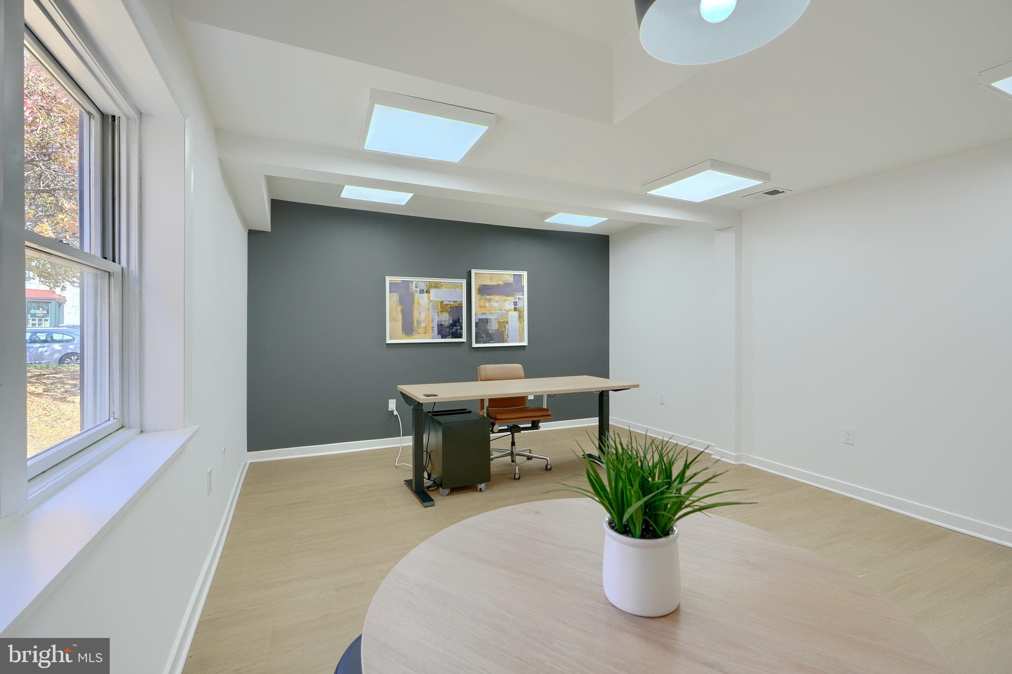 MOUNT WASHINGTON - Commercial Lease