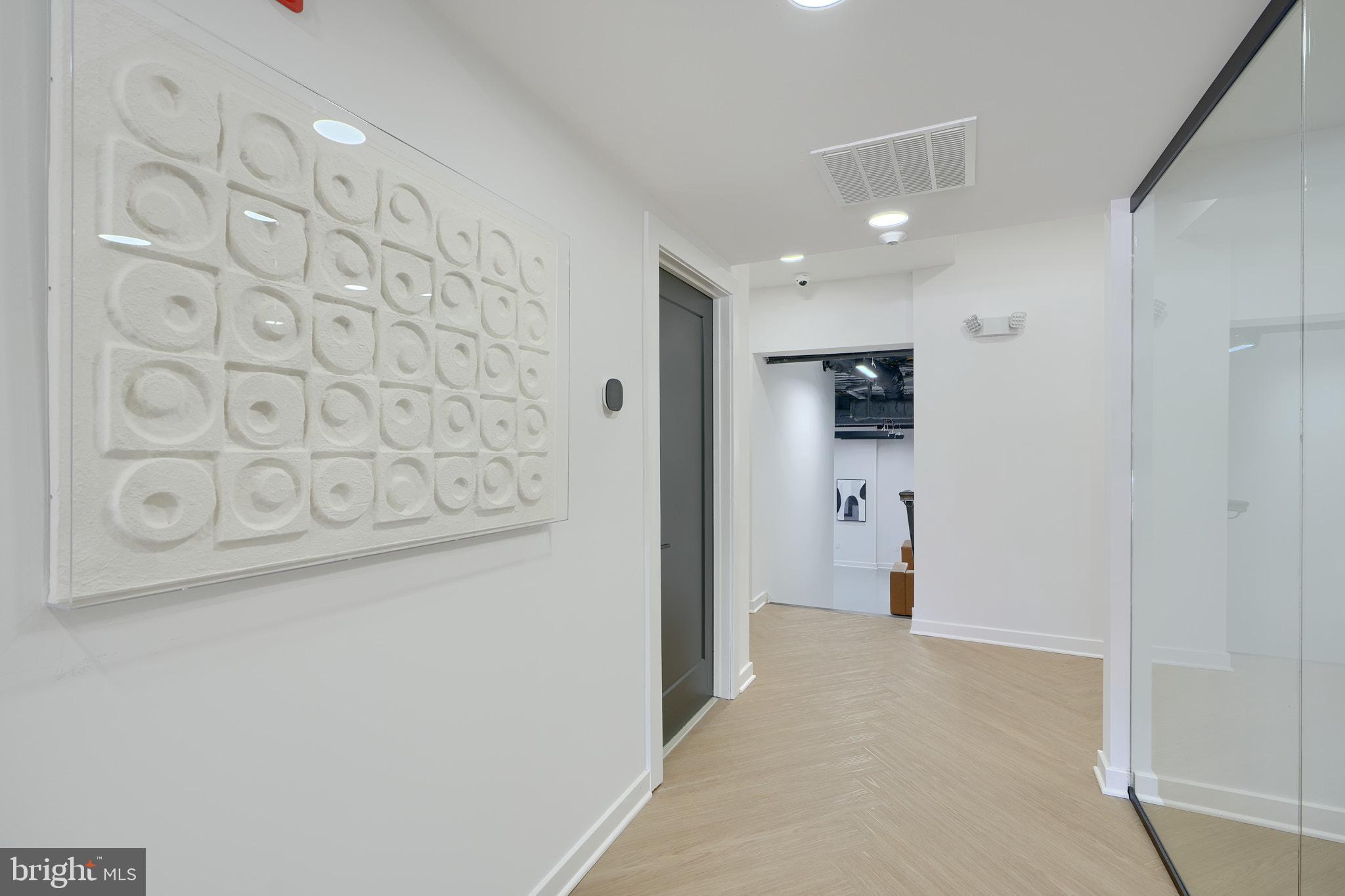 MOUNT WASHINGTON - Commercial Lease