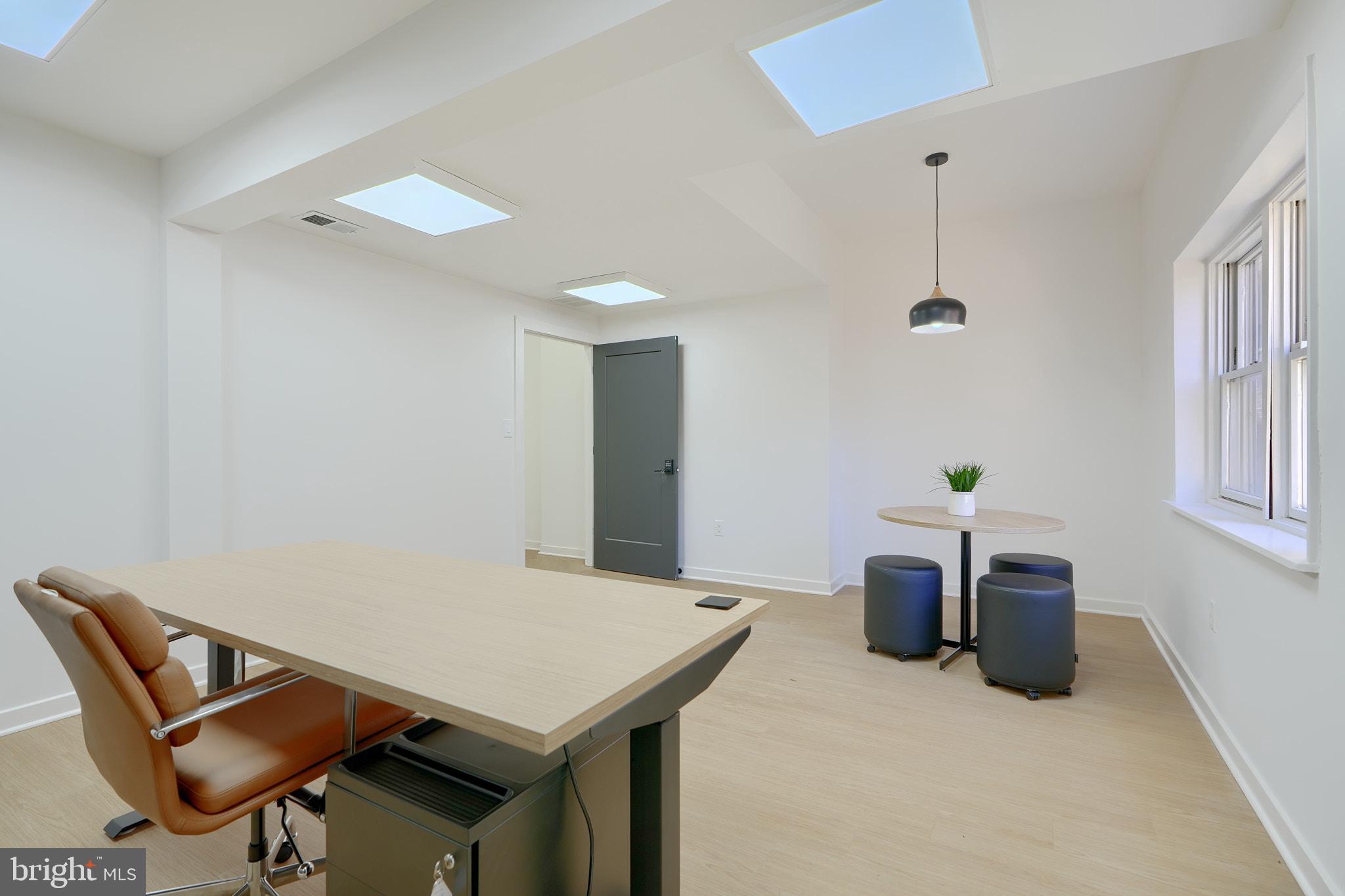 MOUNT WASHINGTON - Commercial Lease