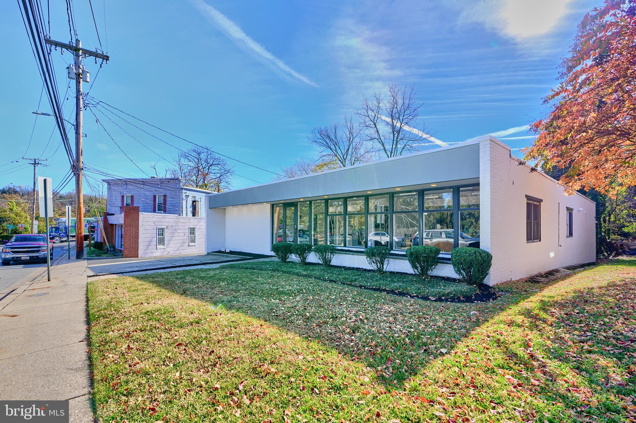 MOUNT WASHINGTON - Commercial Lease