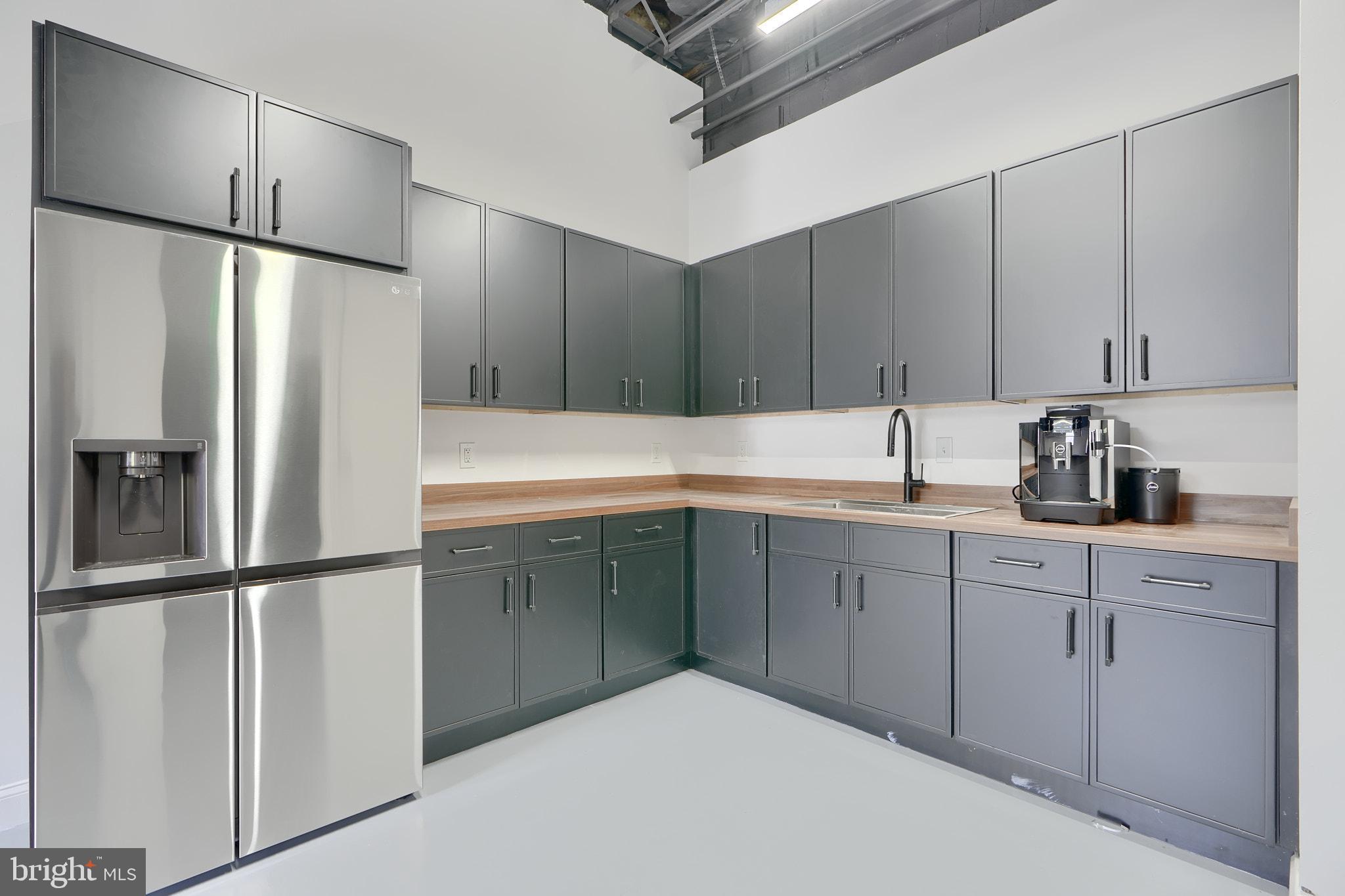 MOUNT WASHINGTON - Commercial Lease