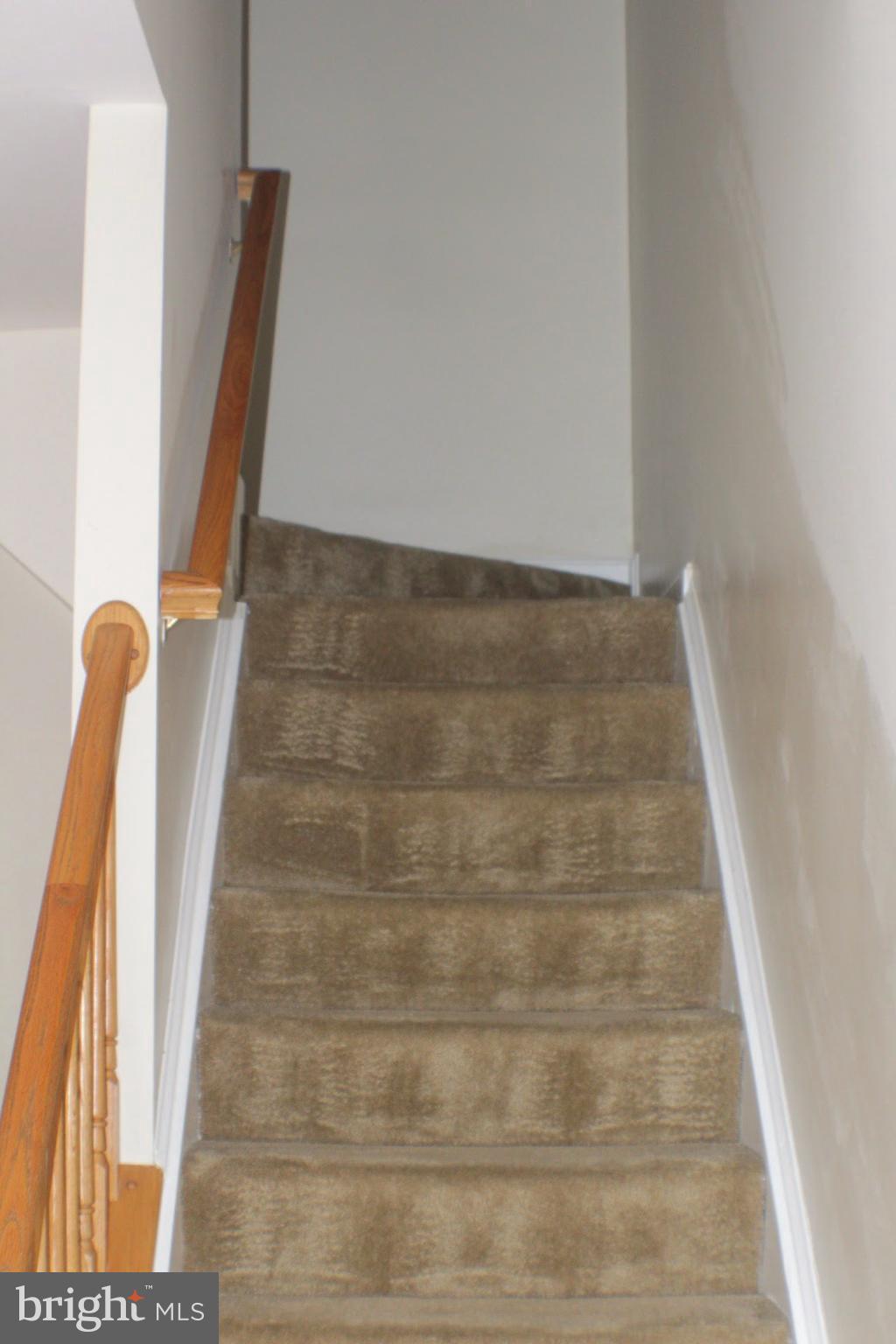 GLEN OAKS CONDOMINIUM - Residential Lease