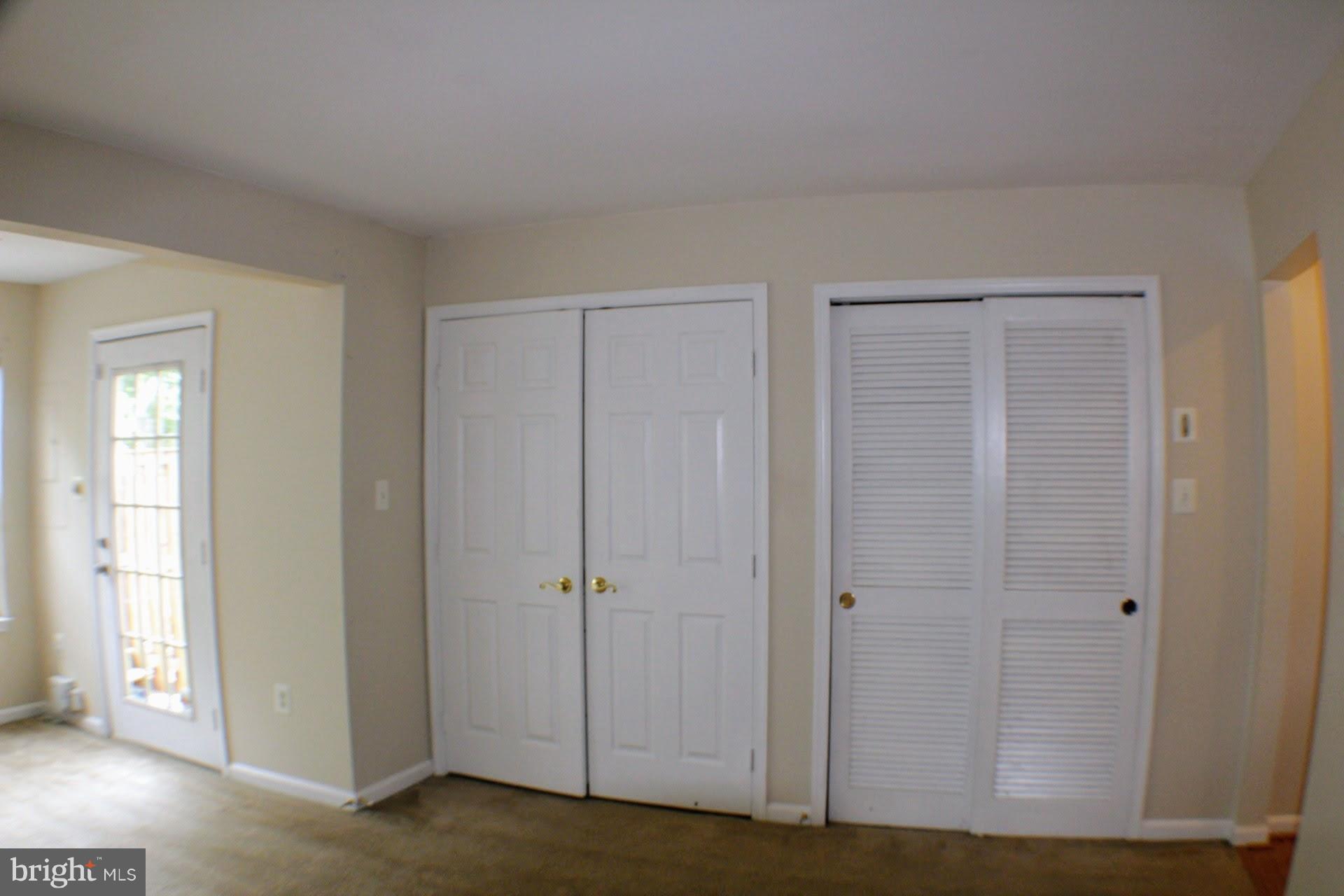 GLEN OAKS CONDOMINIUM - Residential Lease