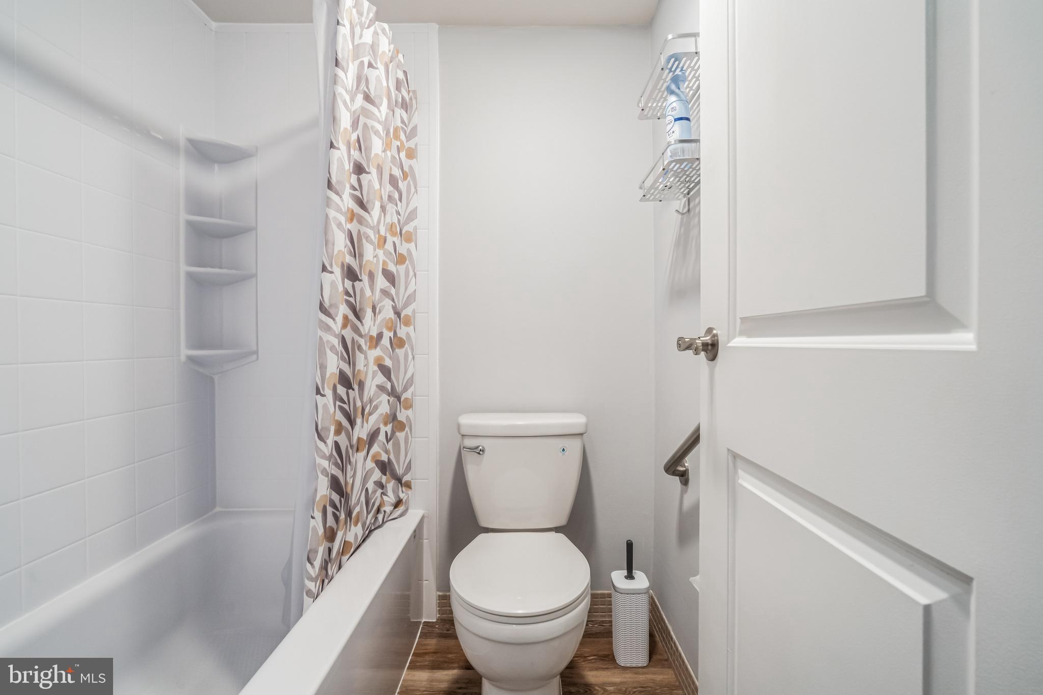 JENKINTOWN - Residential