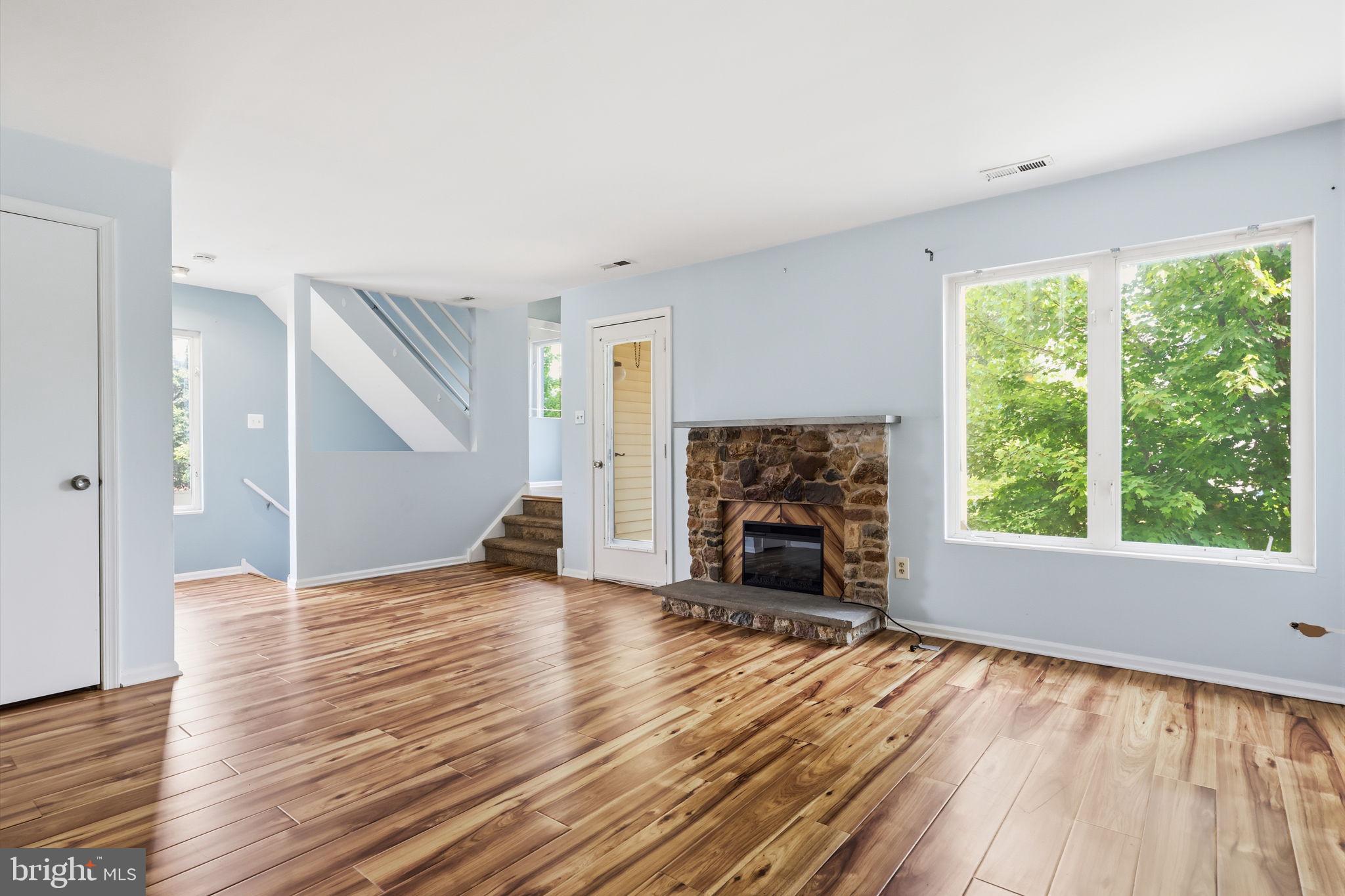 208 DEVON WAY