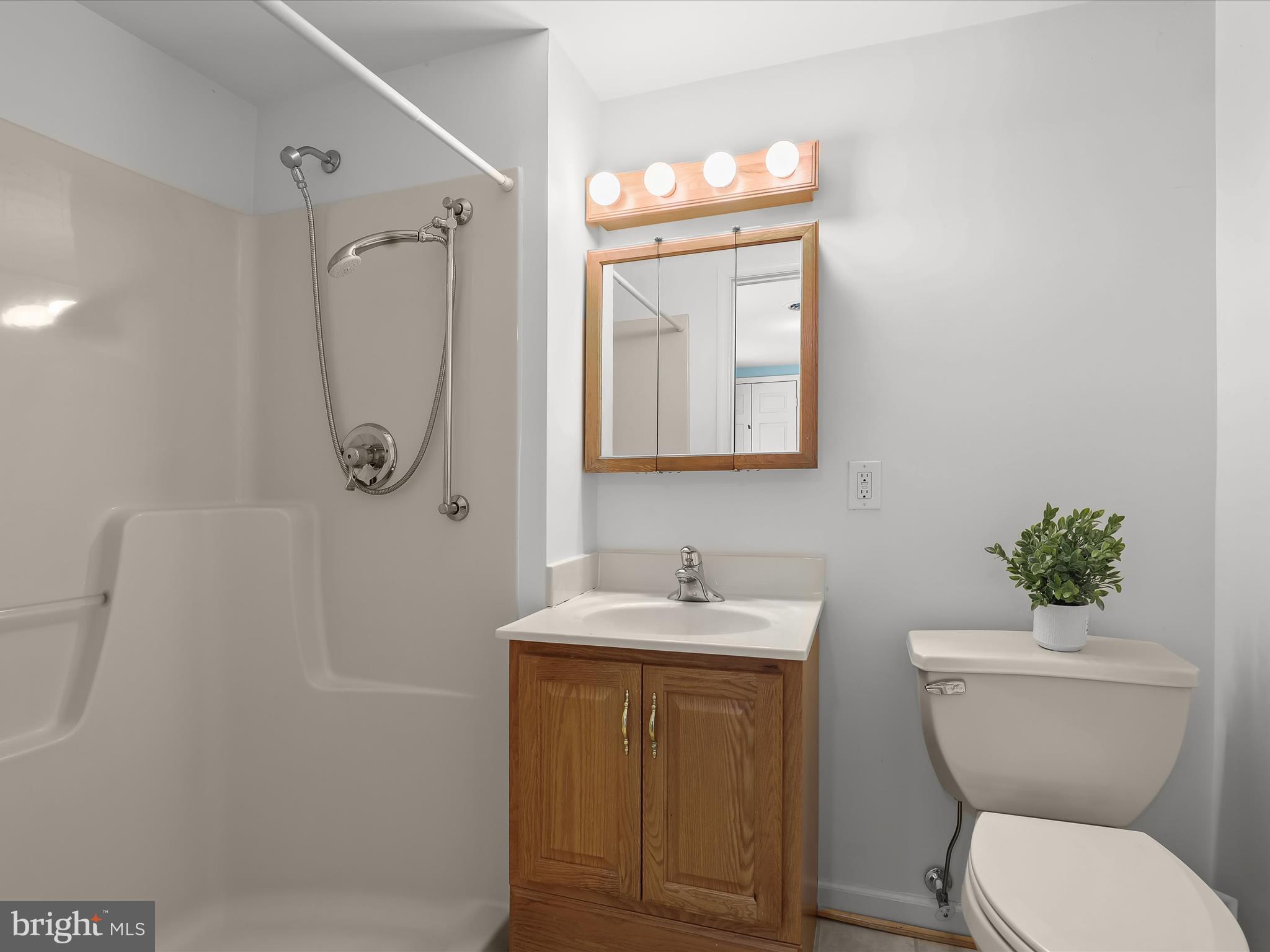 WOODBRIDGE VALLEY - Residential