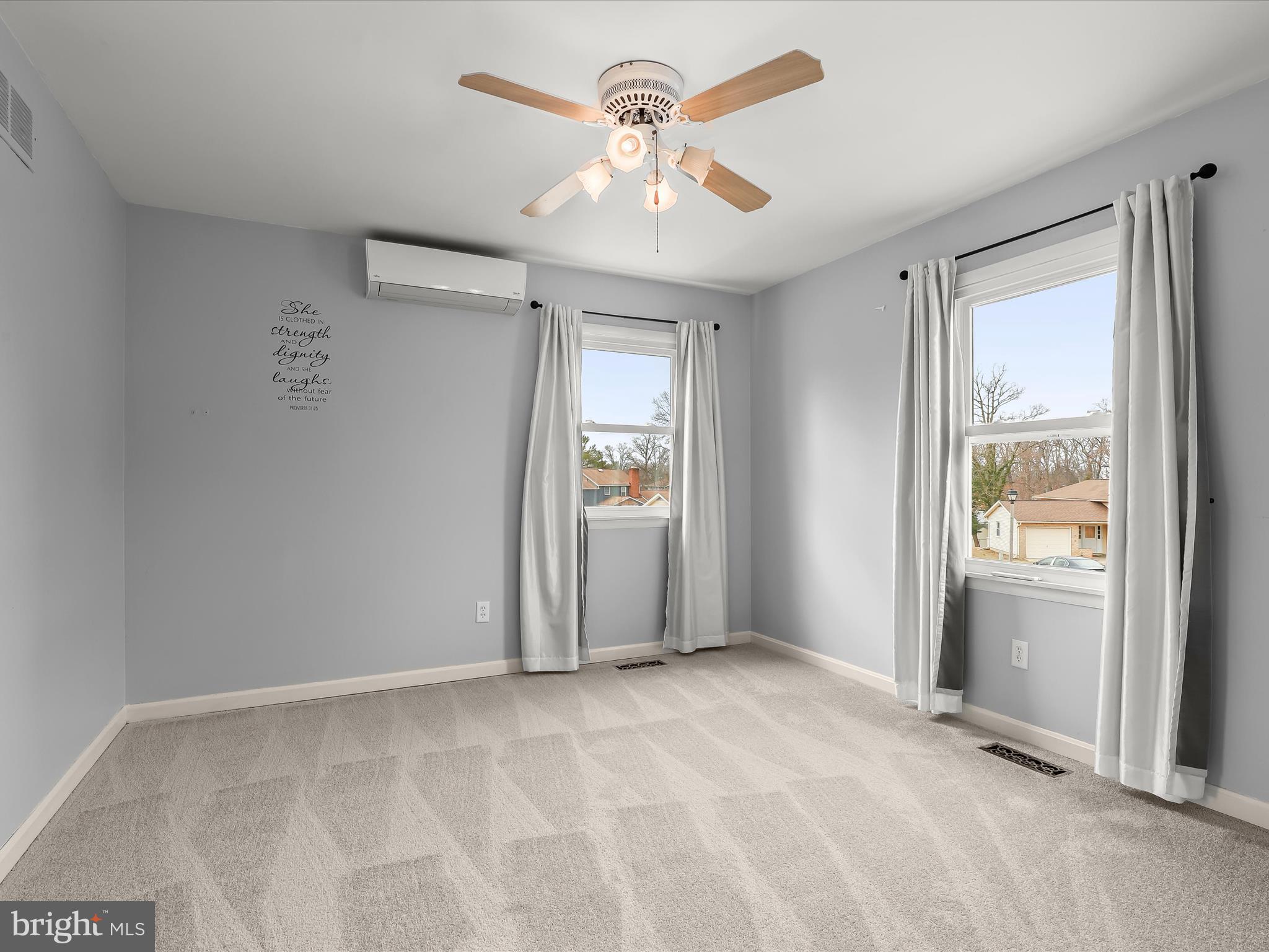 WOODBRIDGE VALLEY - Residential