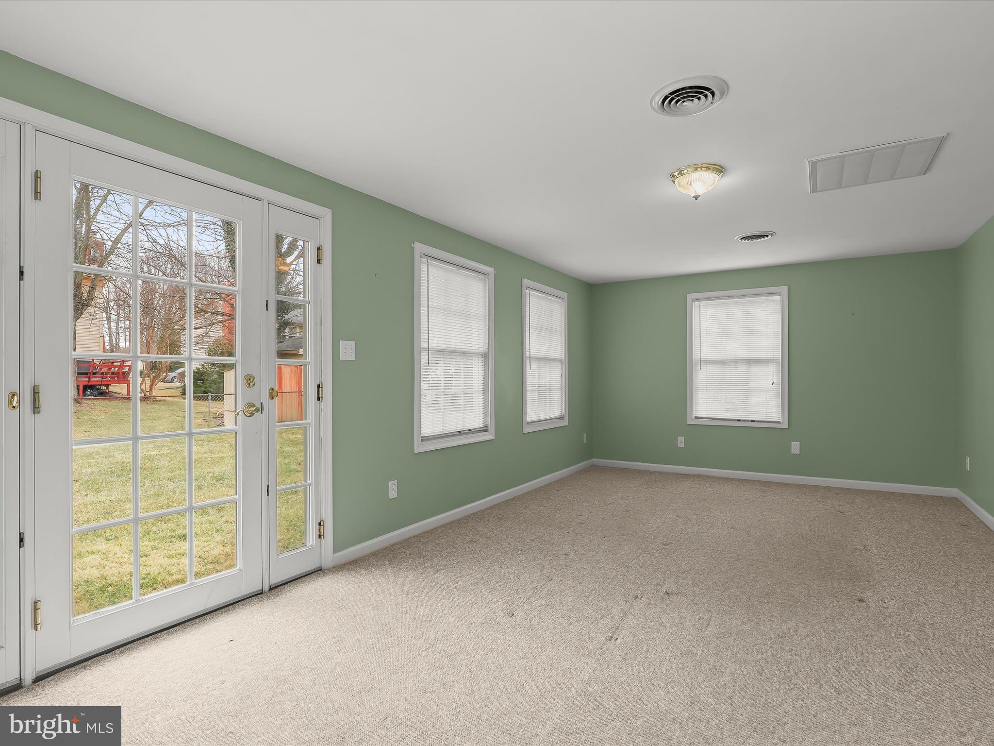 WOODBRIDGE VALLEY - Residential