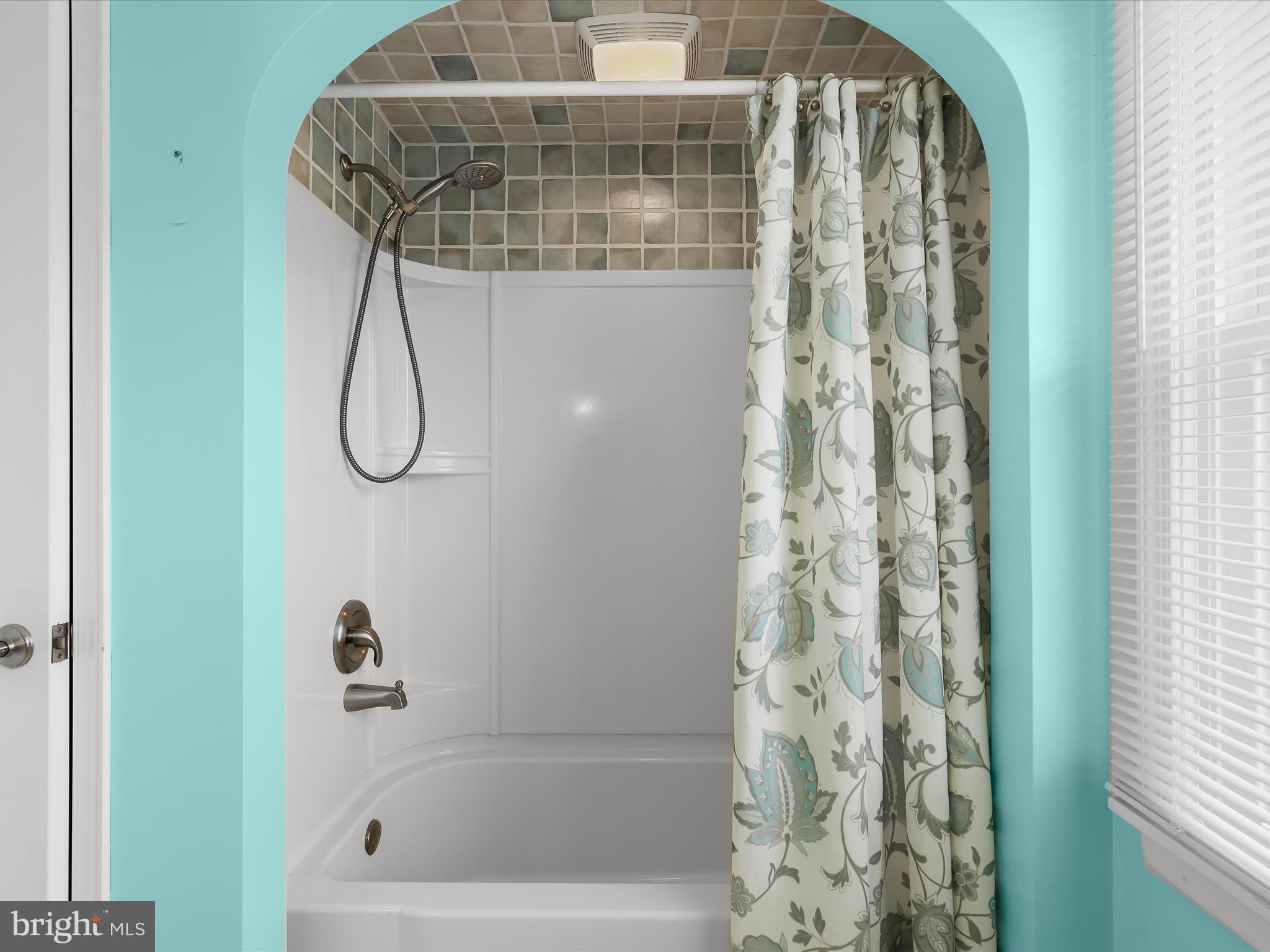 WOODBRIDGE VALLEY - Residential