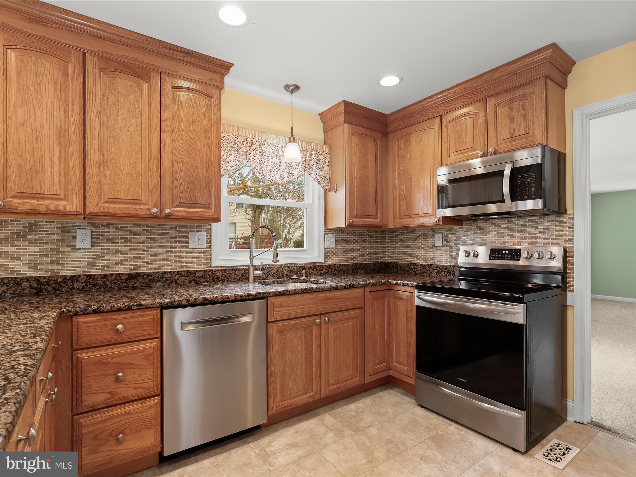 WOODBRIDGE VALLEY - Residential