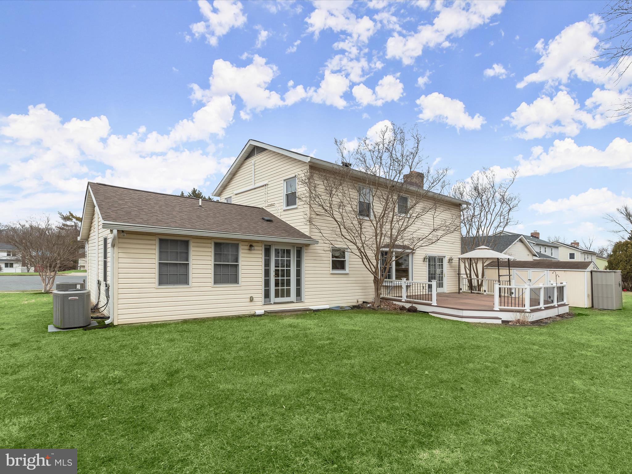 WOODBRIDGE VALLEY - Residential