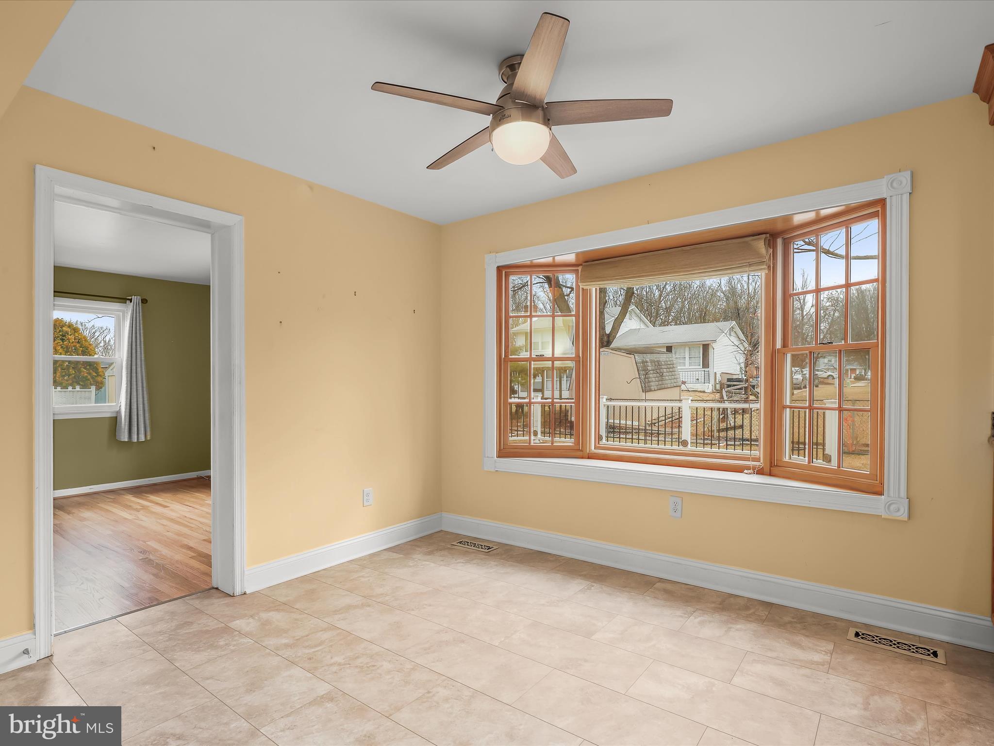 WOODBRIDGE VALLEY - Residential