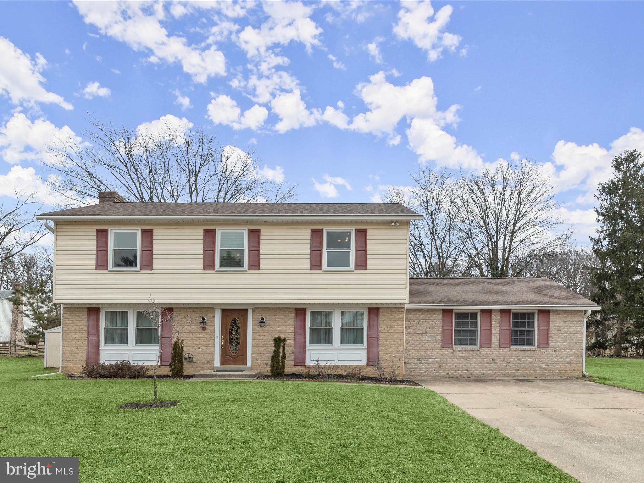 WOODBRIDGE VALLEY - Residential