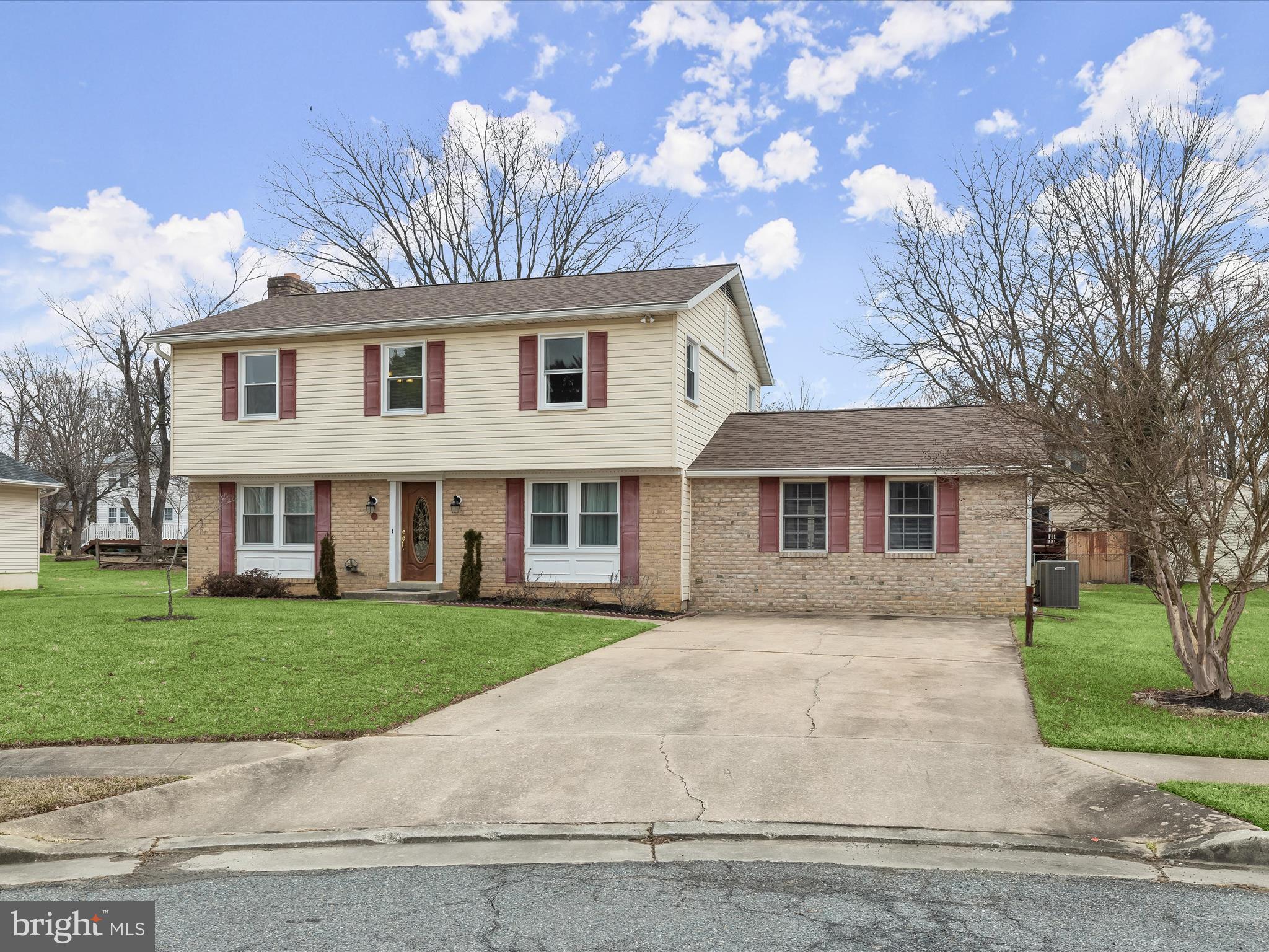 WOODBRIDGE VALLEY - Residential