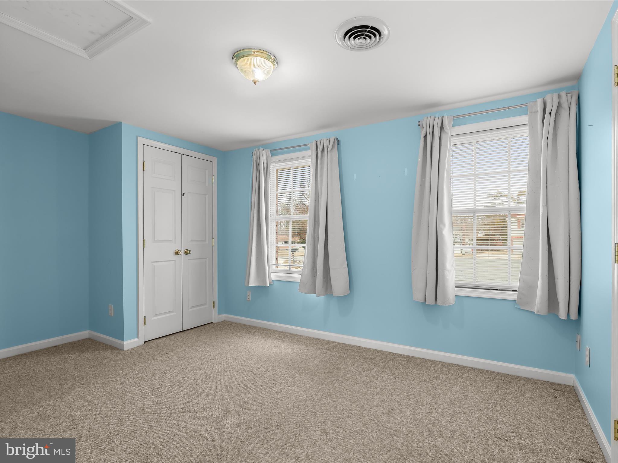 WOODBRIDGE VALLEY - Residential