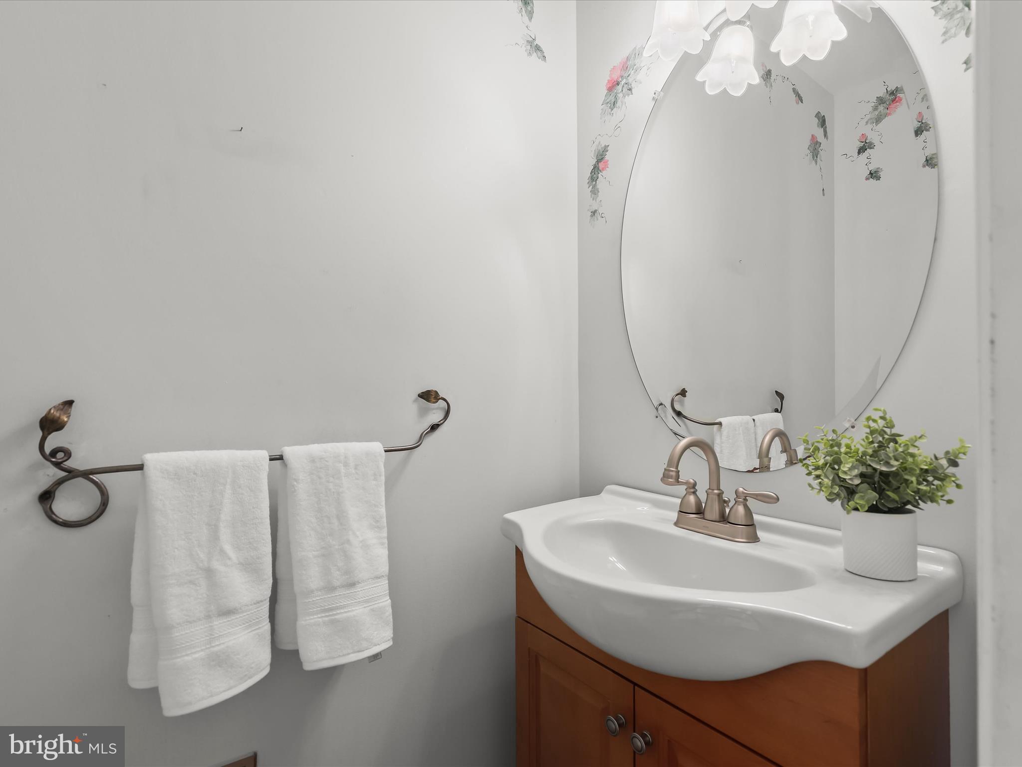 WOODBRIDGE VALLEY - Residential