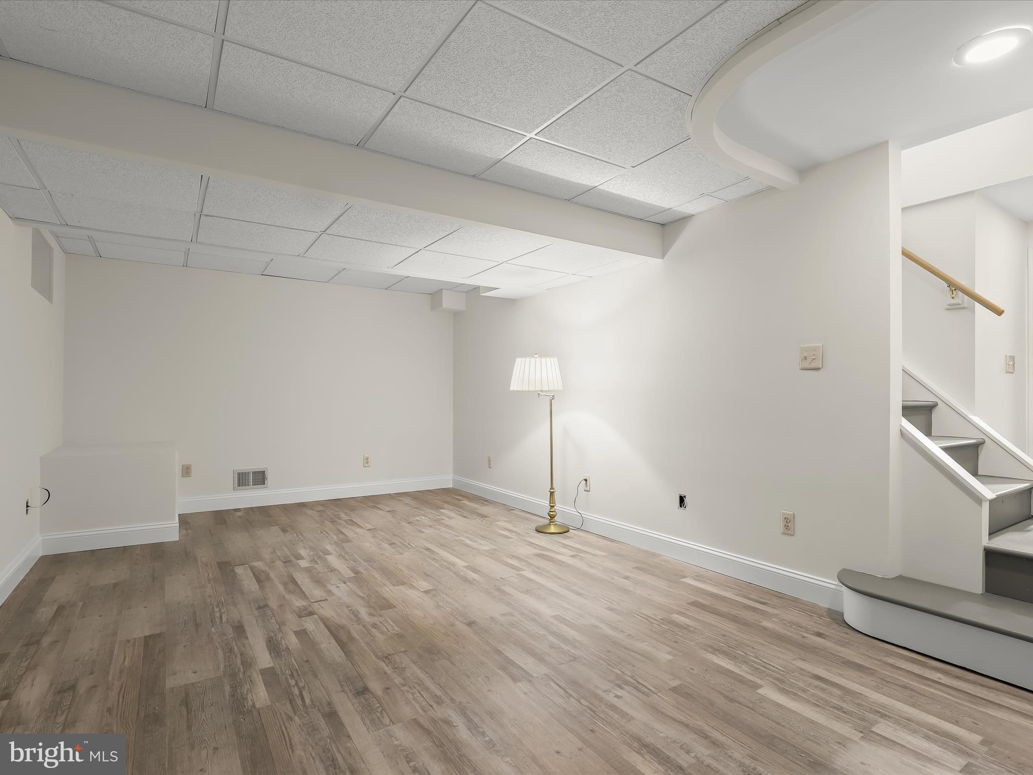 WOODBRIDGE VALLEY - Residential