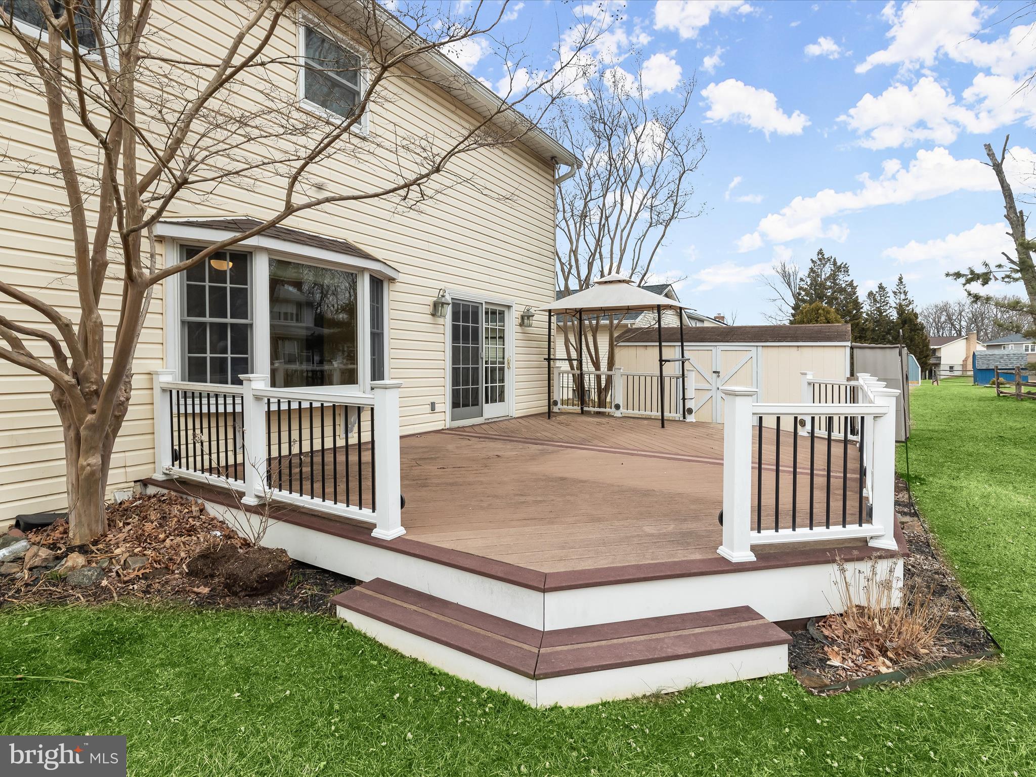 WOODBRIDGE VALLEY - Residential