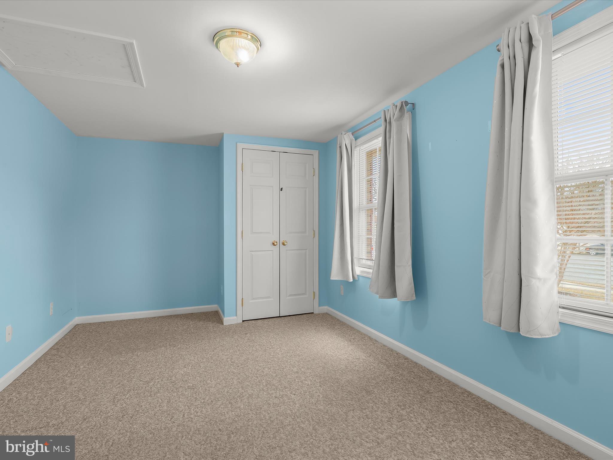 WOODBRIDGE VALLEY - Residential