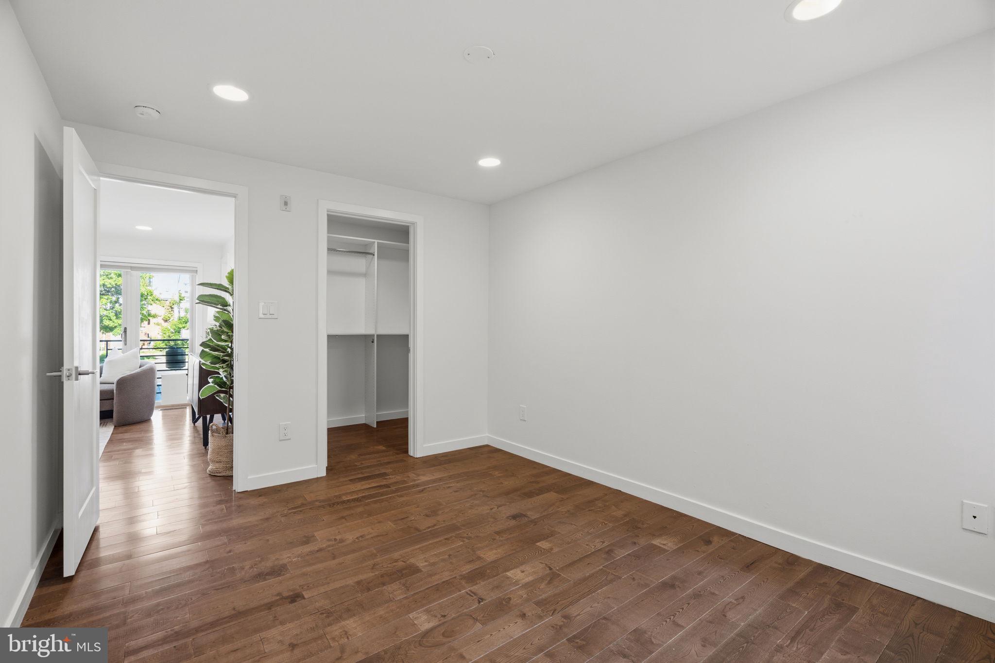 FAIRMOUNT - Residential