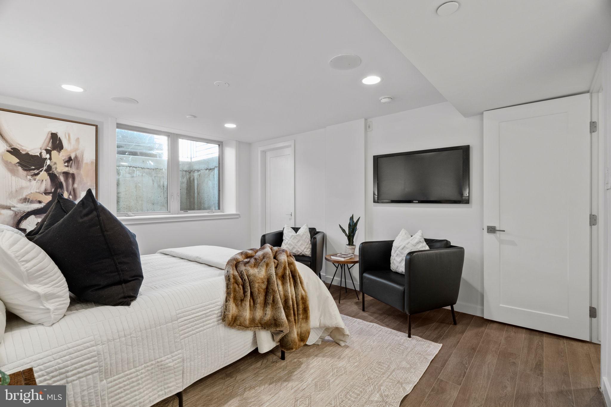 FAIRMOUNT - Residential