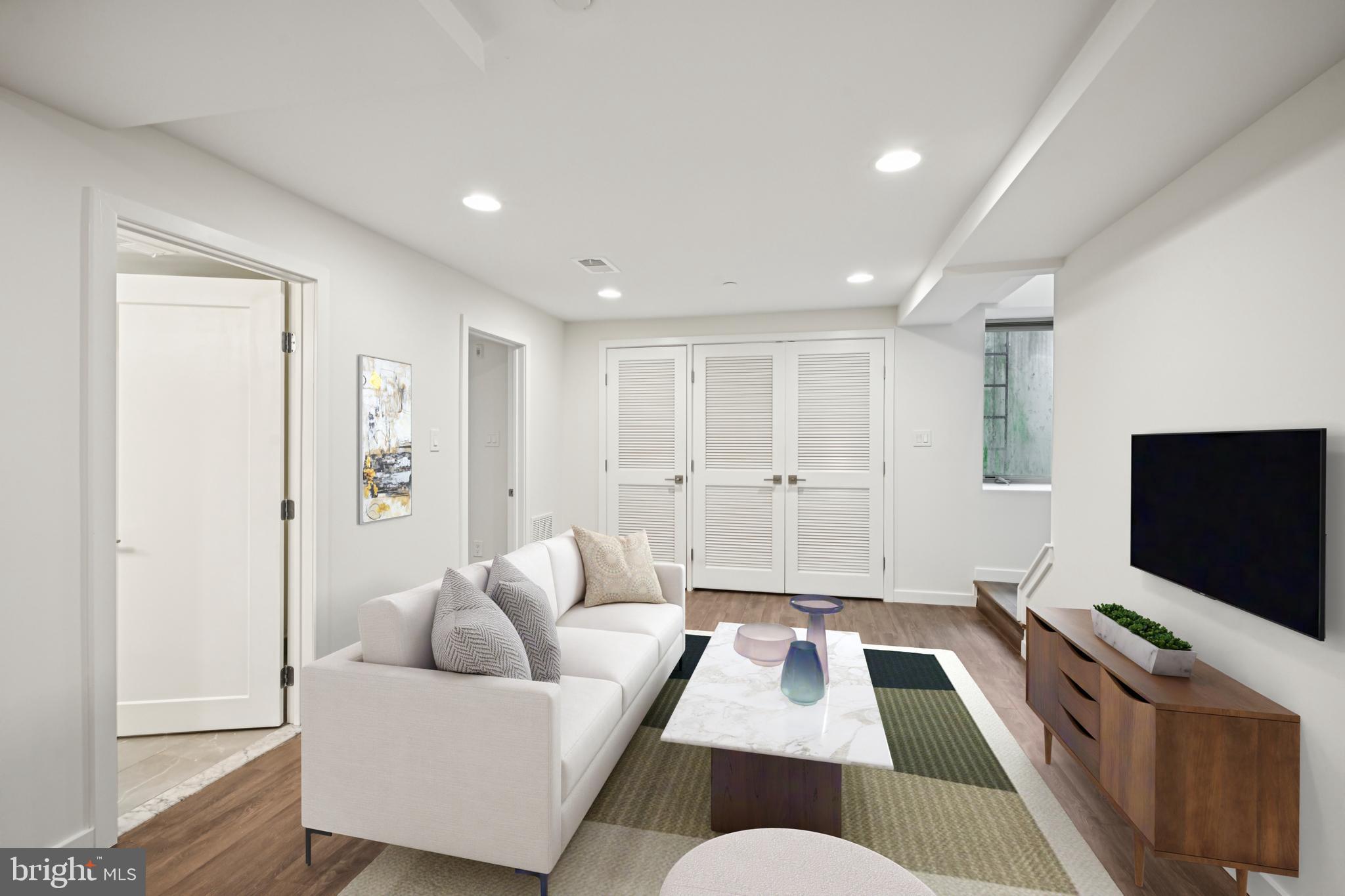 FAIRMOUNT - Residential