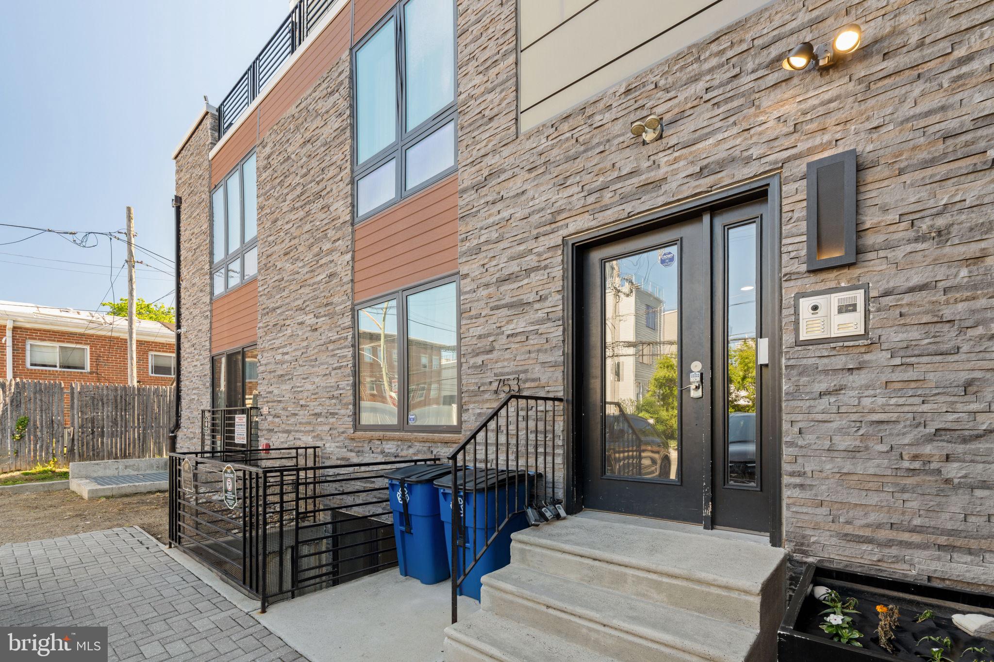 753 N 20TH STREET 55 1