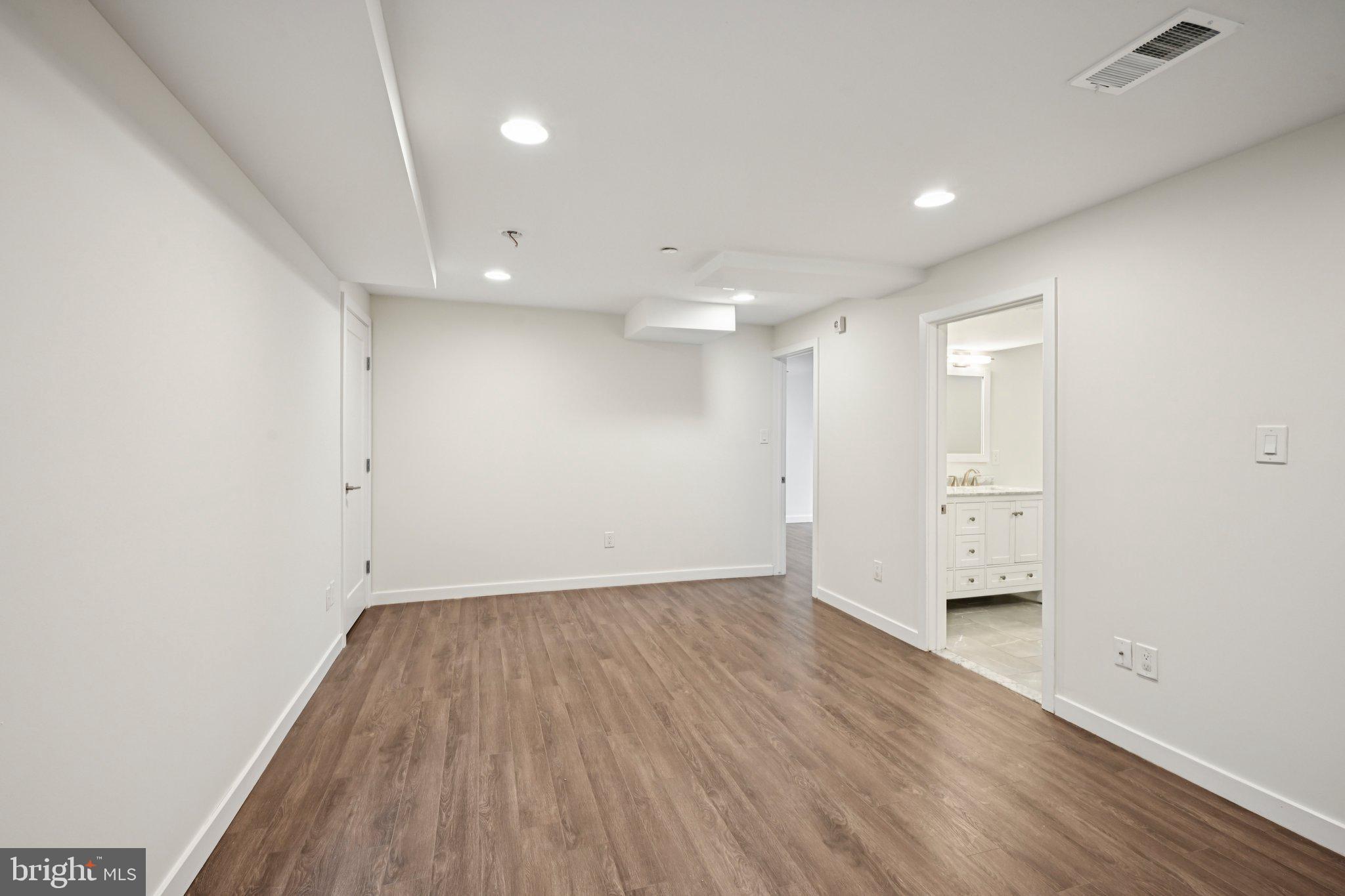 FAIRMOUNT - Residential