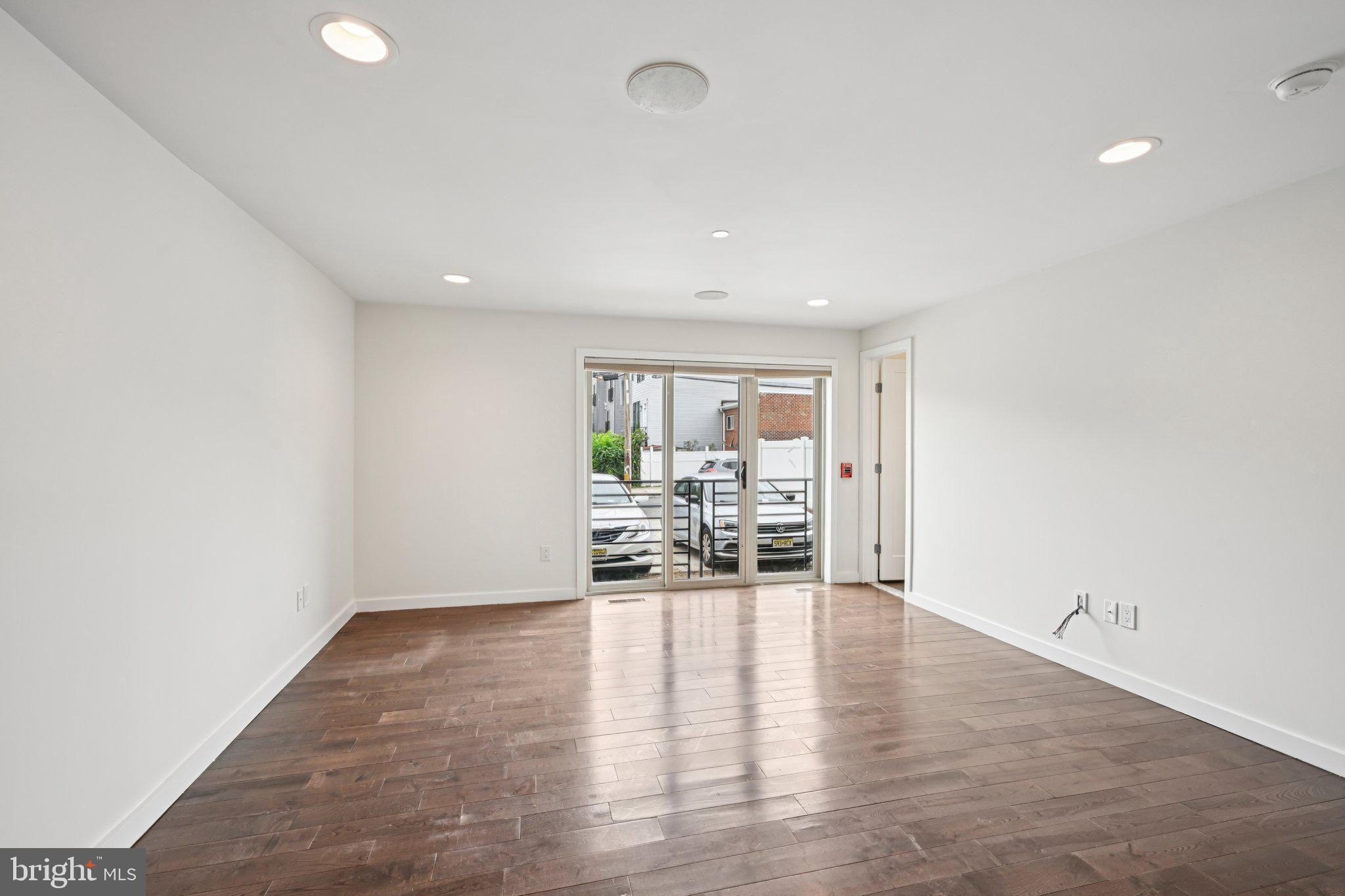 FAIRMOUNT - Residential