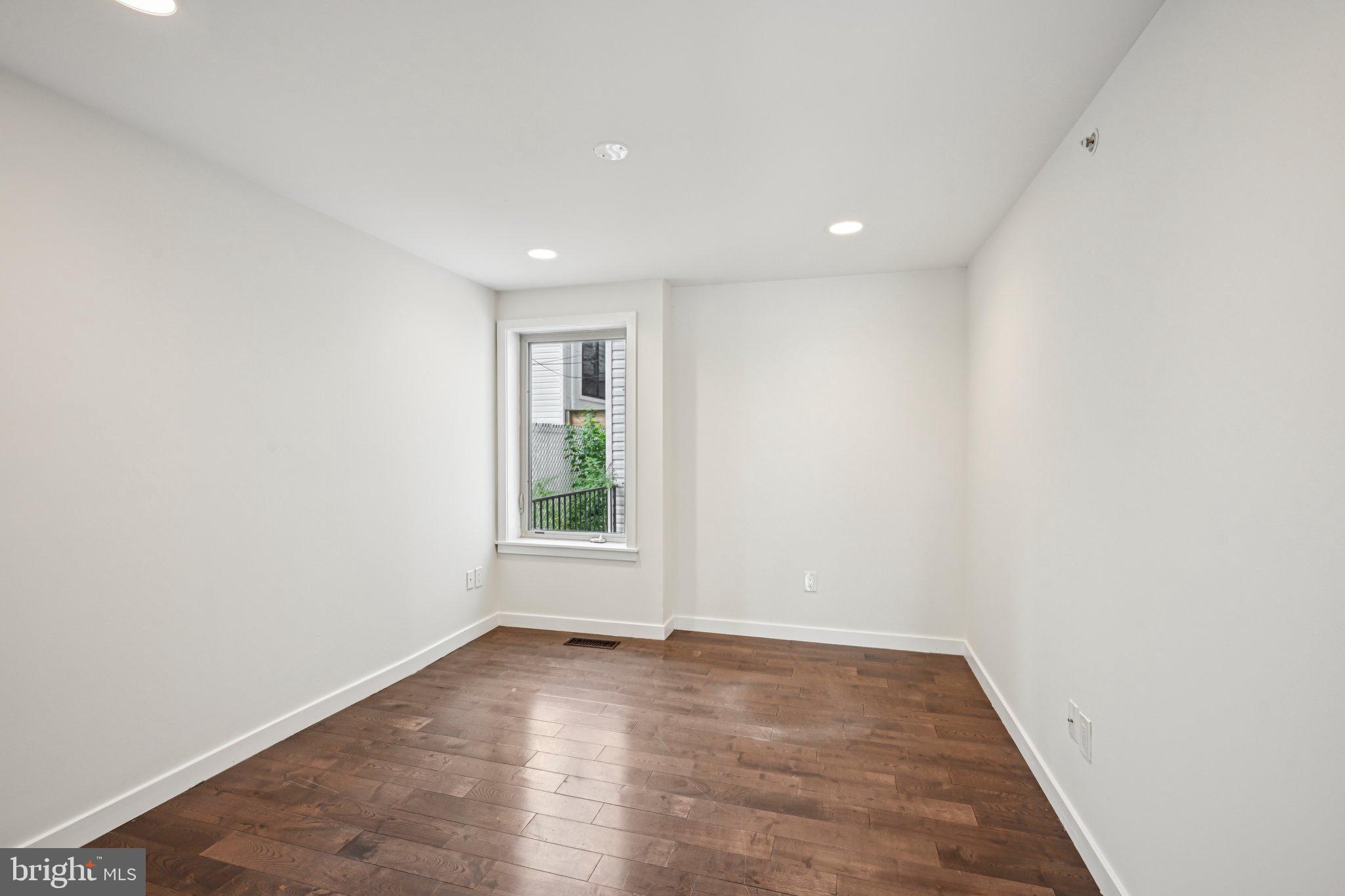 FAIRMOUNT - Residential