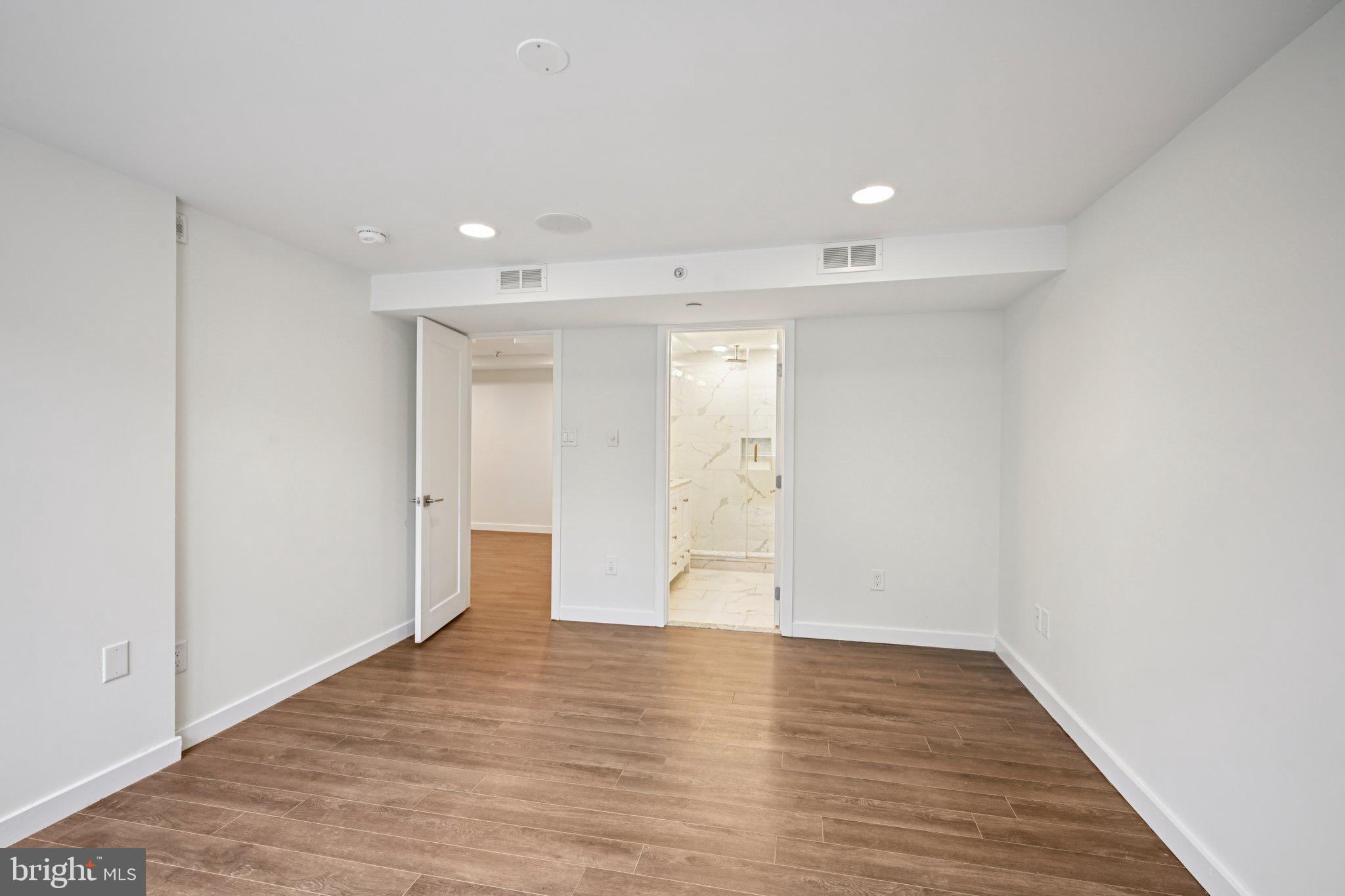 FAIRMOUNT - Residential