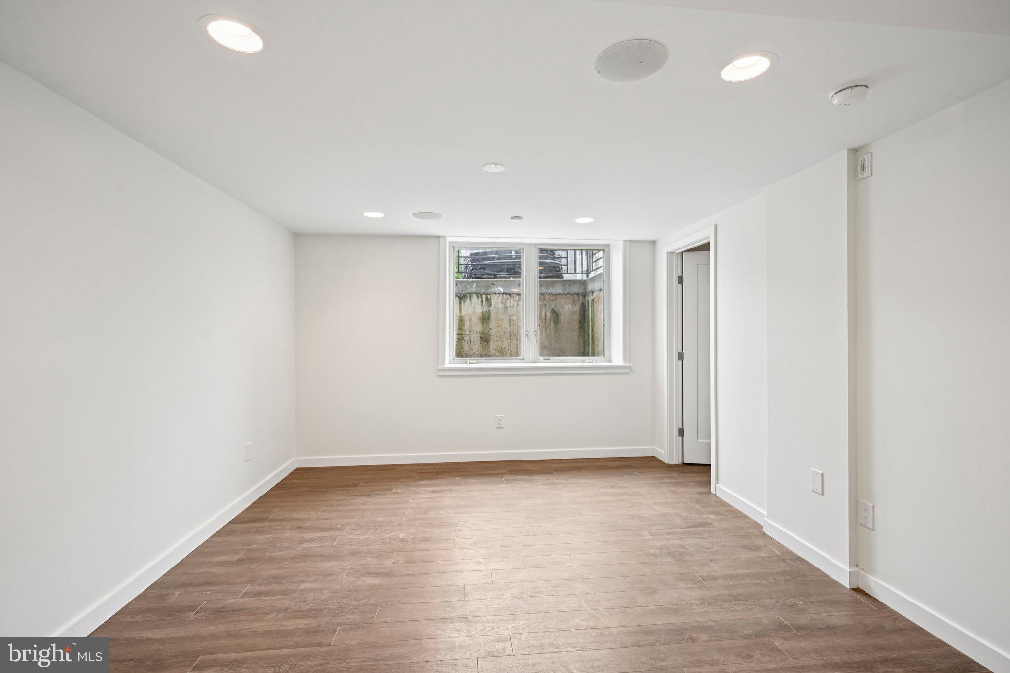 FAIRMOUNT - Residential