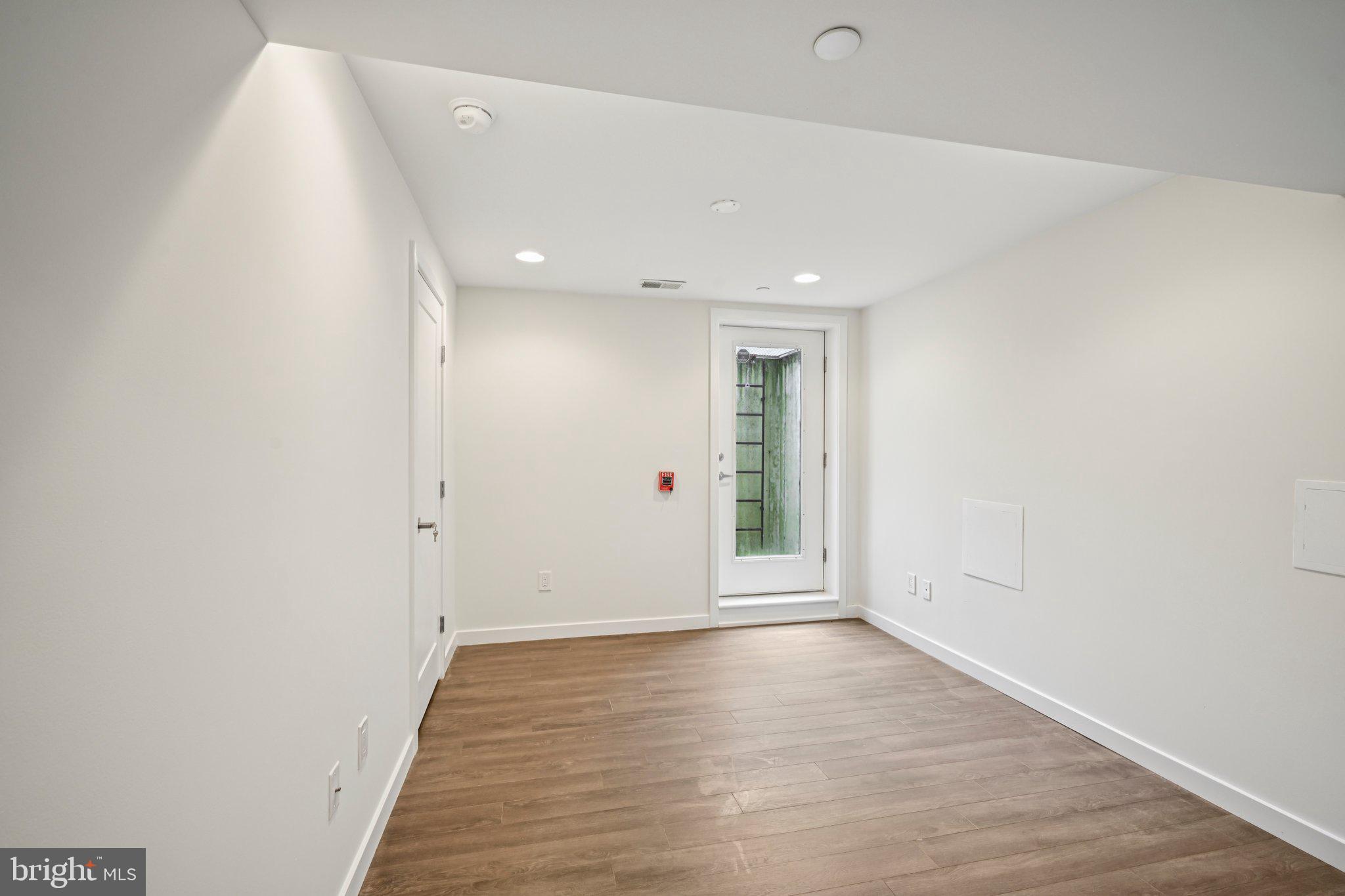 FAIRMOUNT - Residential