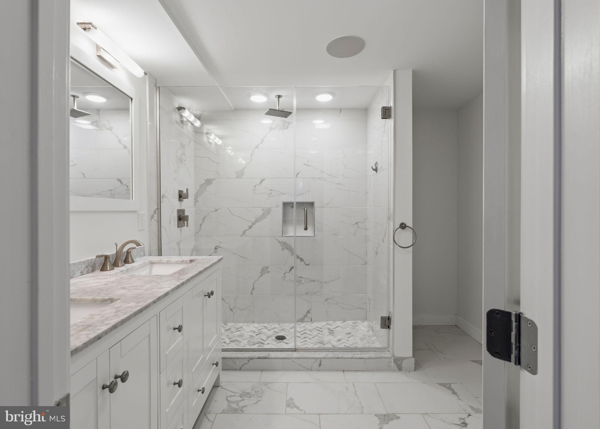 FAIRMOUNT - Residential