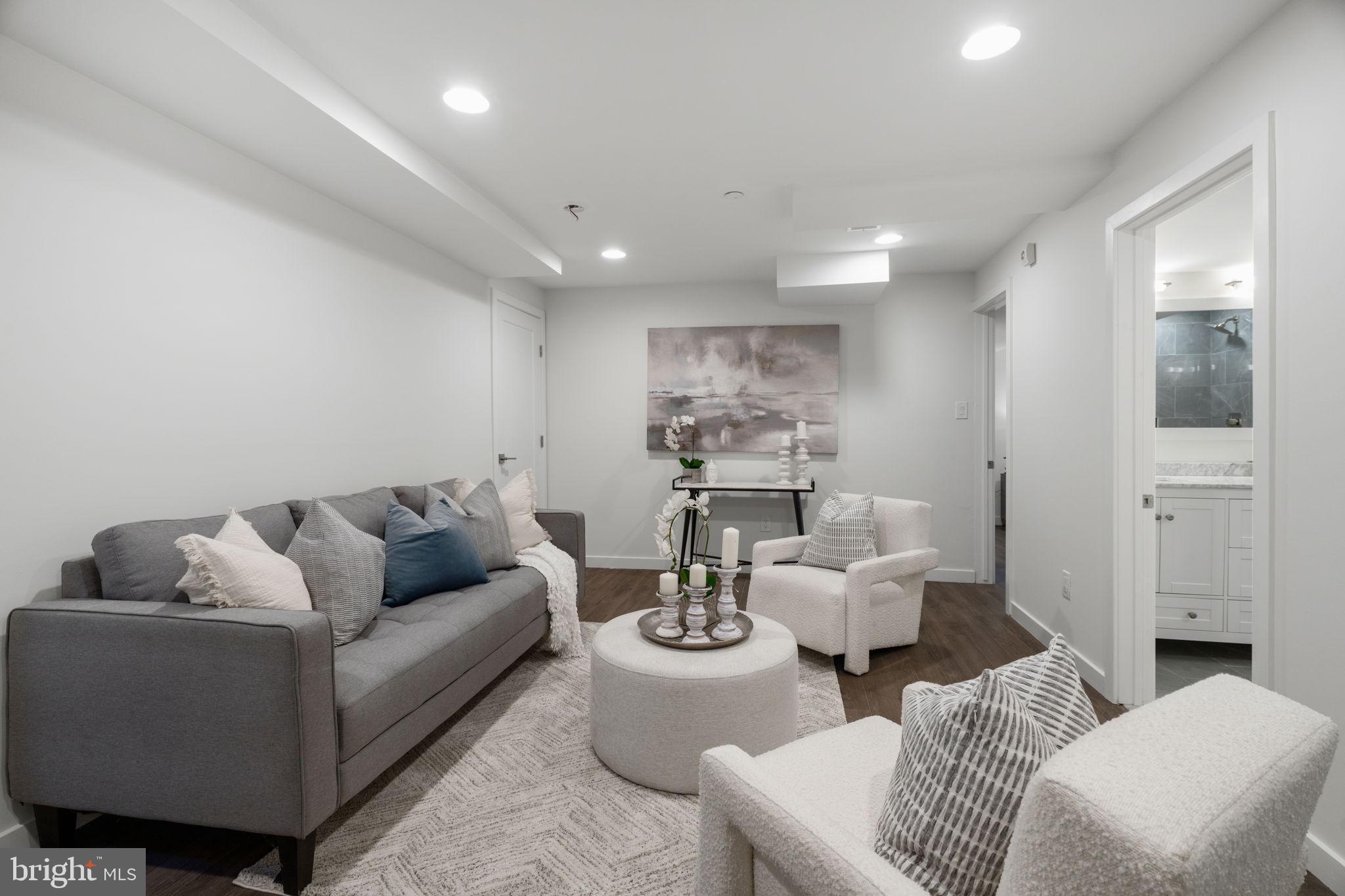 FAIRMOUNT - Residential