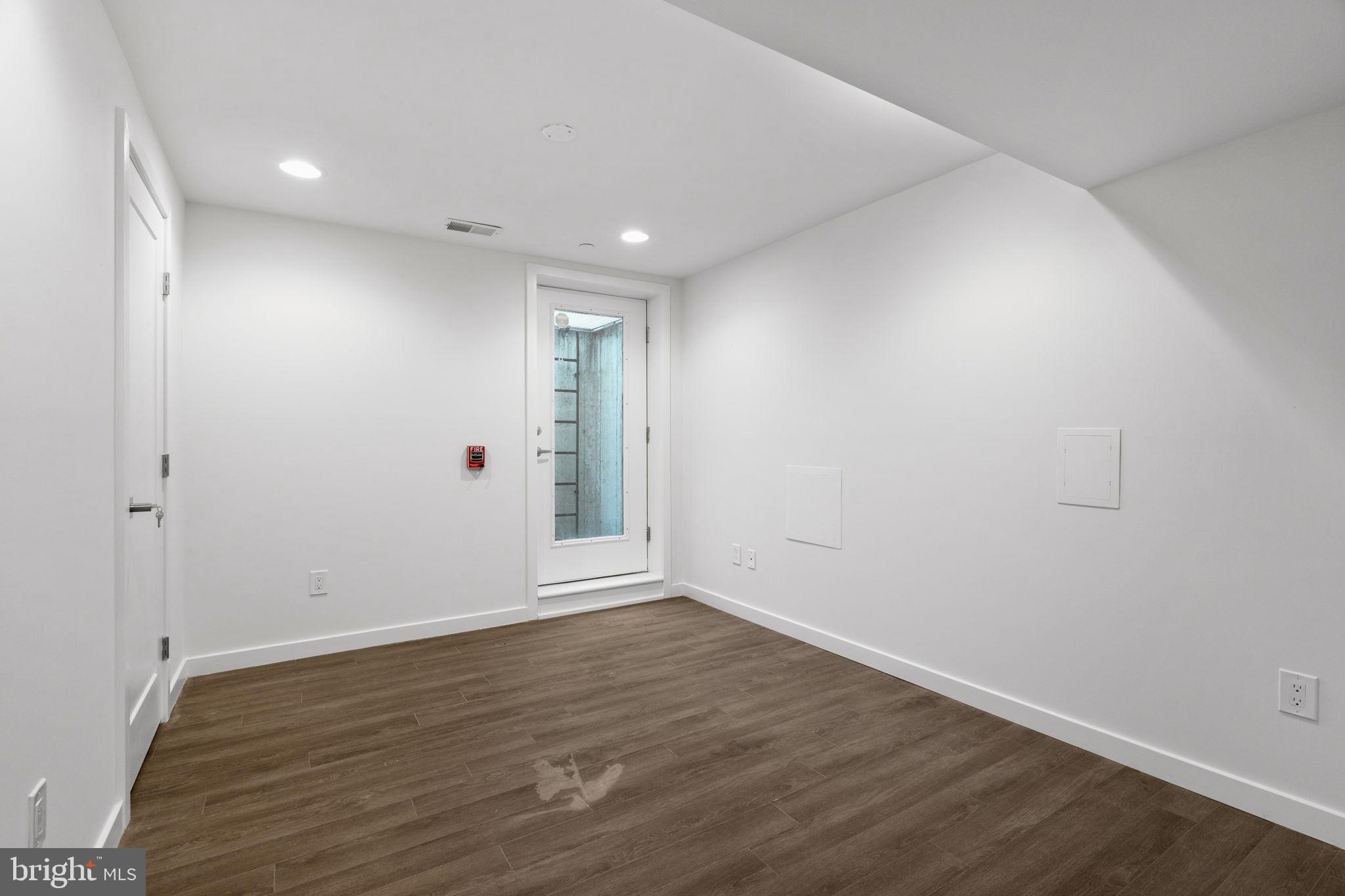 FAIRMOUNT - Residential