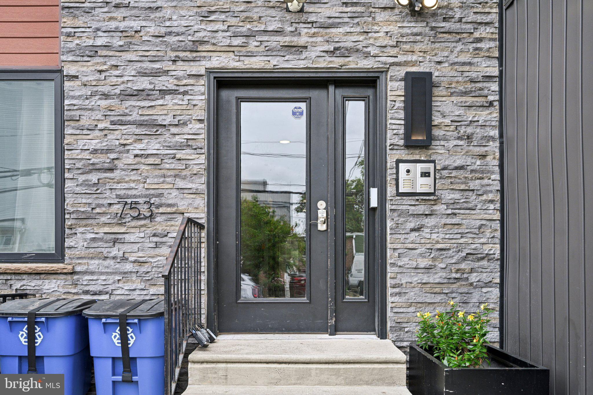 FAIRMOUNT - Residential