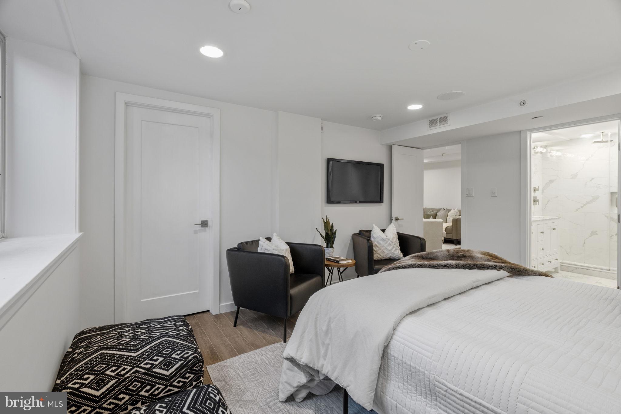 FAIRMOUNT - Residential