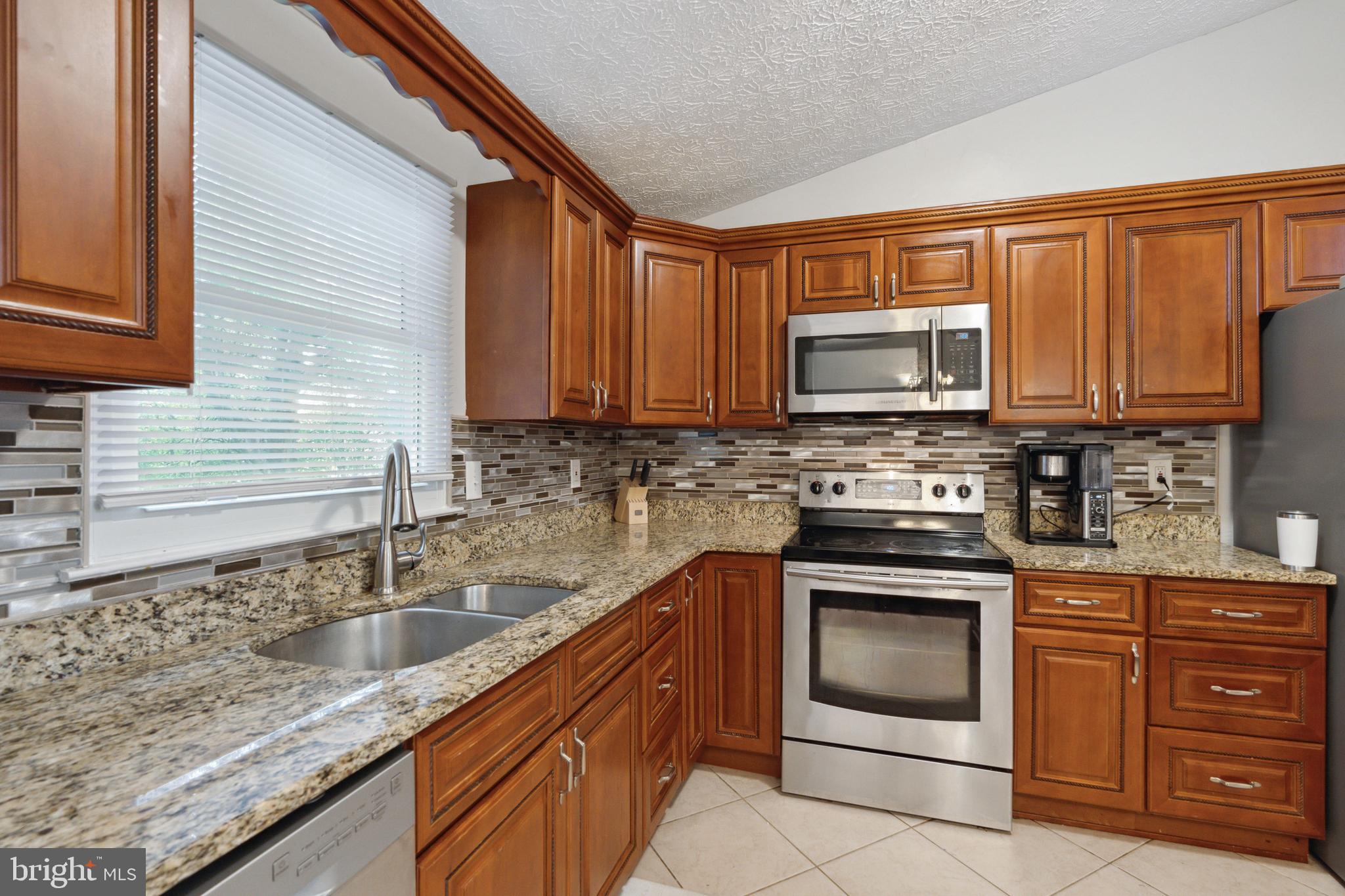 WOODBRIDGE CENTER - Residential