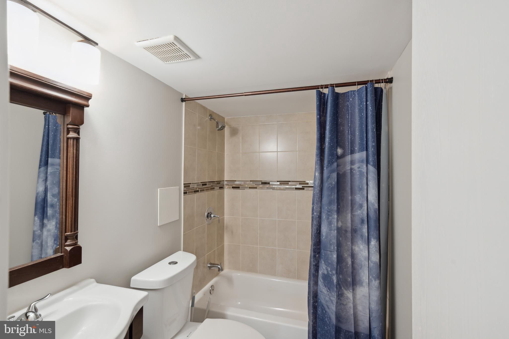 WOODBRIDGE CENTER - Residential