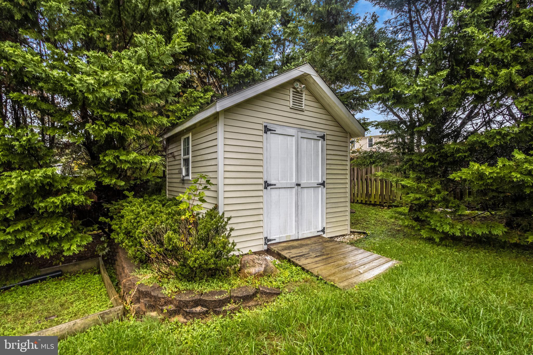 MONTGOMERY MEADOWS - Residential