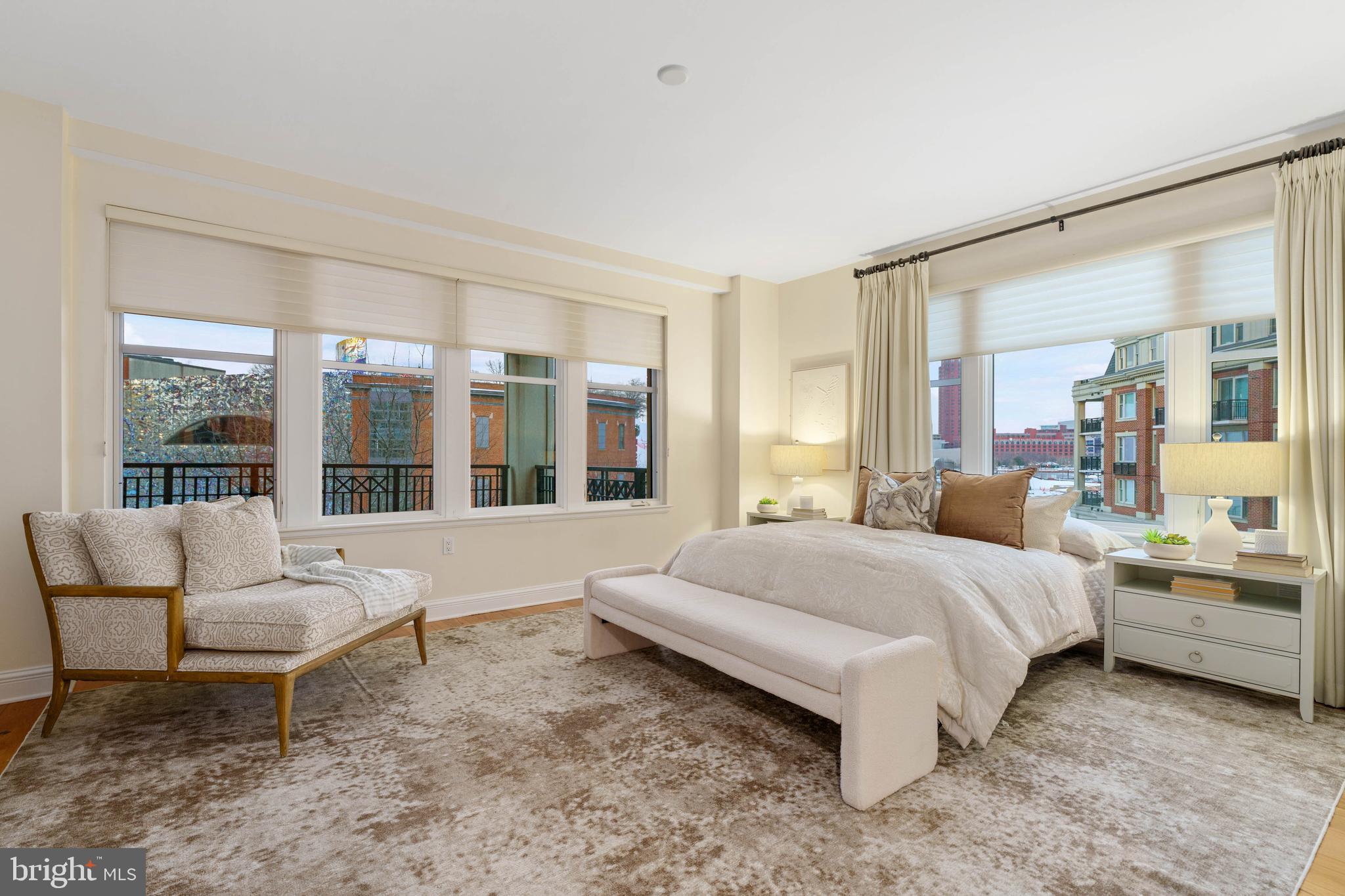 THE RITZ-CARLTON RESIDENCES - Residential