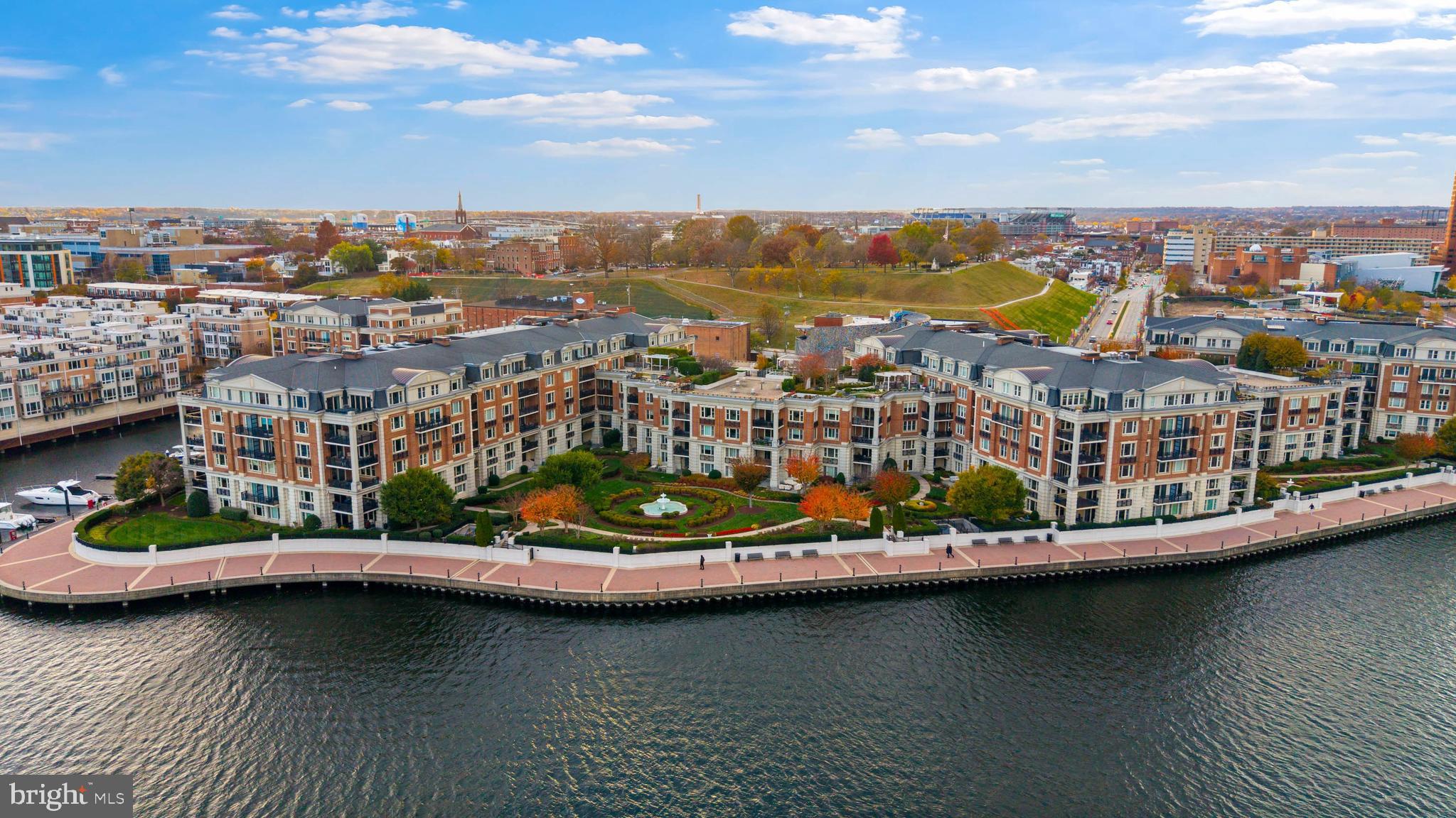 THE RITZ-CARLTON RESIDENCES - Residential