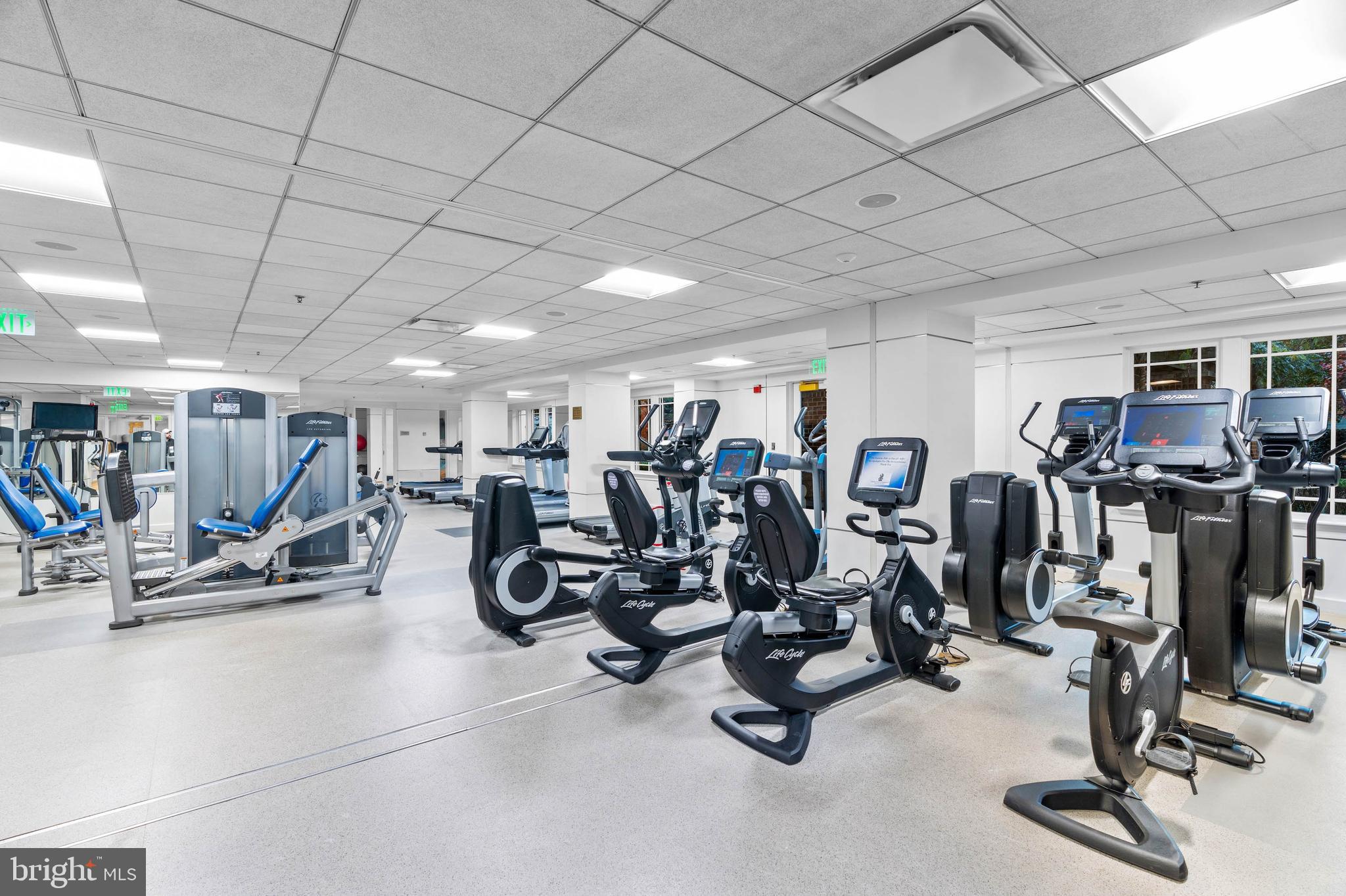 THE RITZ-CARLTON RESIDENCES - Residential