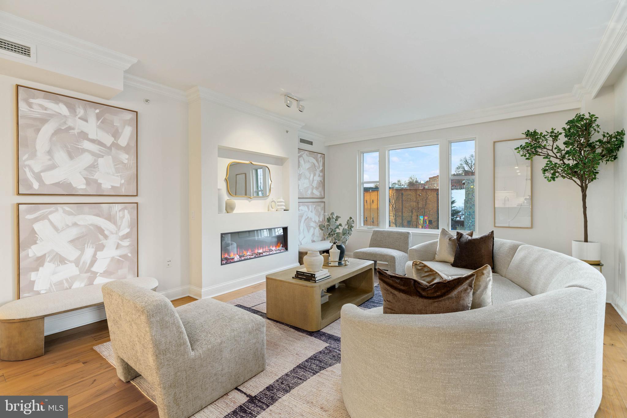 THE RITZ-CARLTON RESIDENCES - Residential