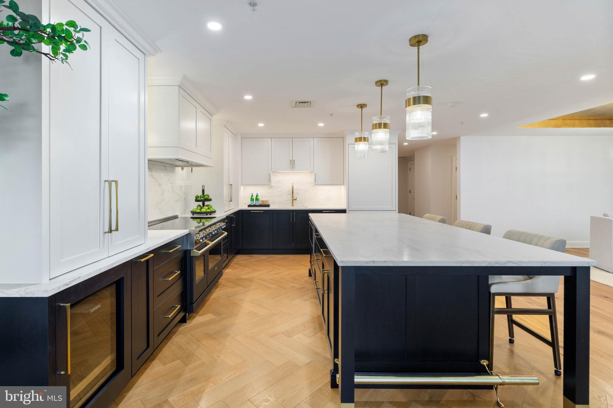 THE RITZ-CARLTON RESIDENCES - Residential