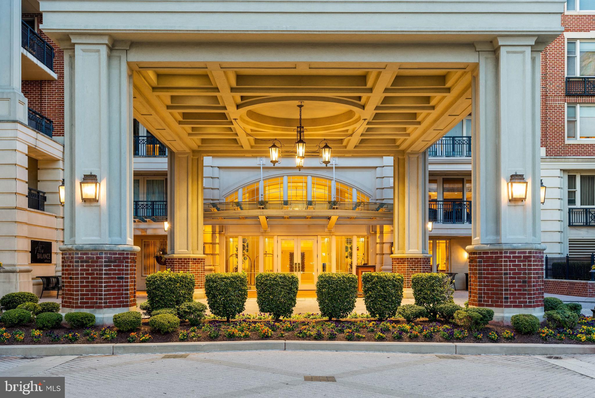 THE RITZ-CARLTON RESIDENCES - Residential