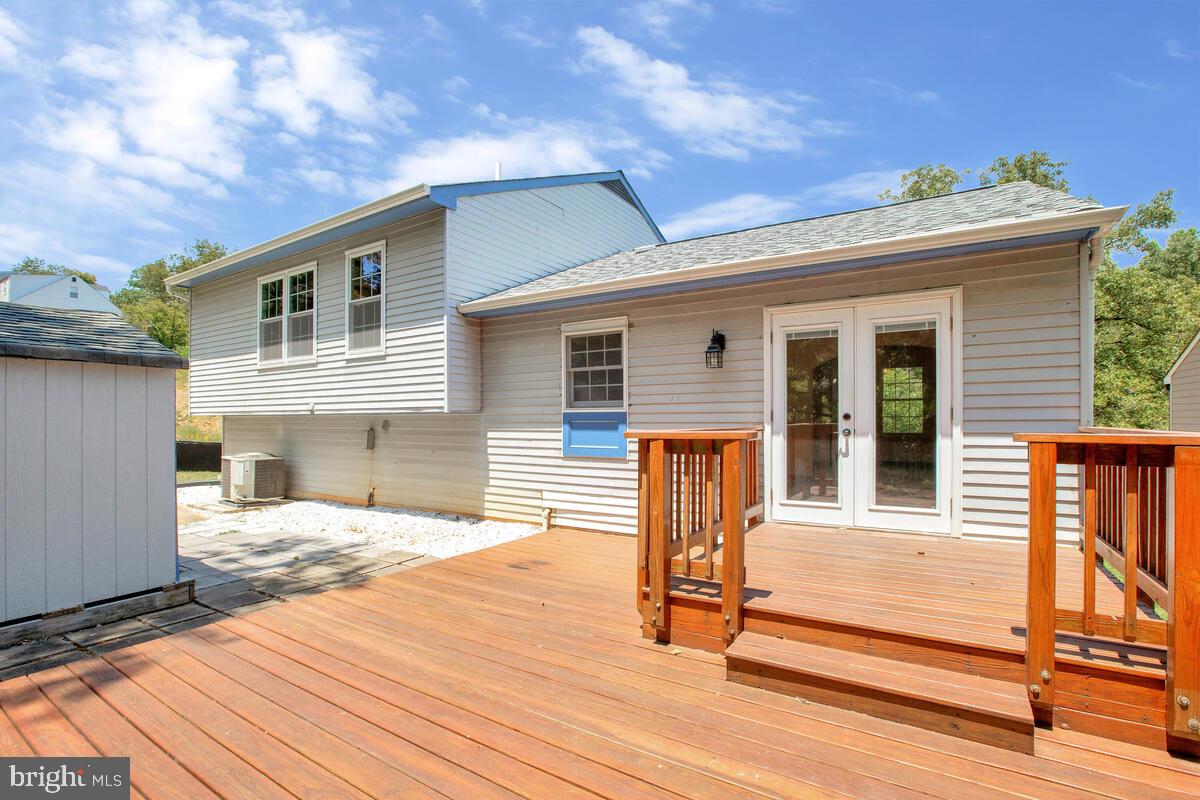 CHEVERLY HILLS - Residential Lease