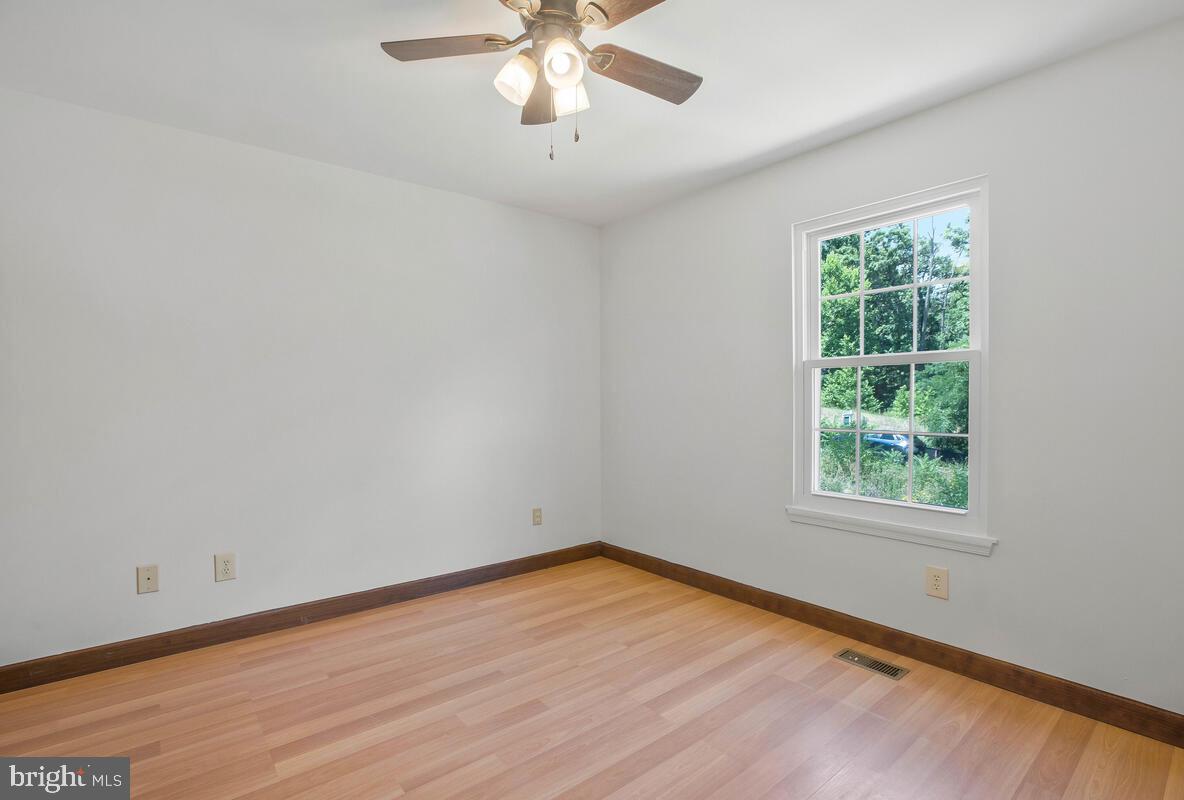 CHEVERLY HILLS - Residential Lease