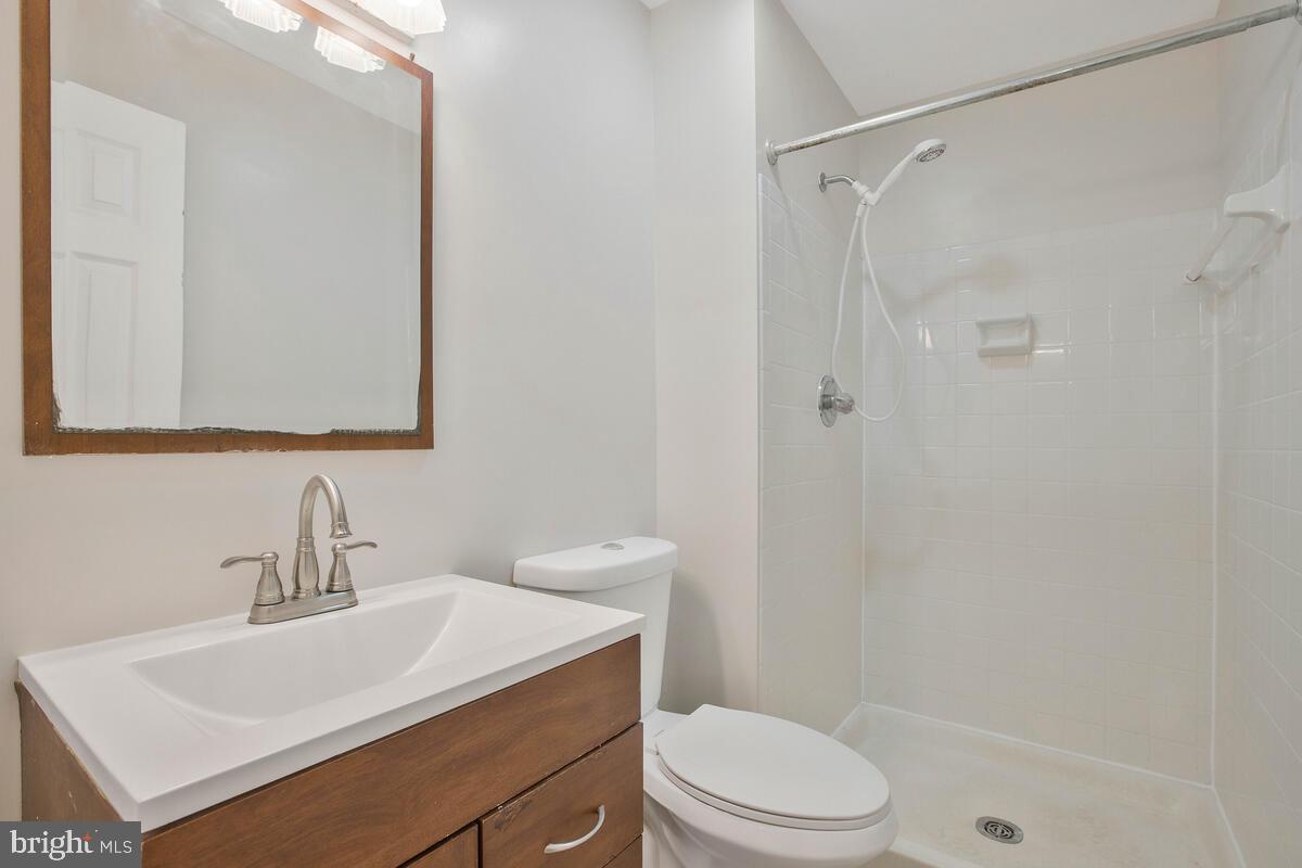 CHEVERLY HILLS - Residential Lease